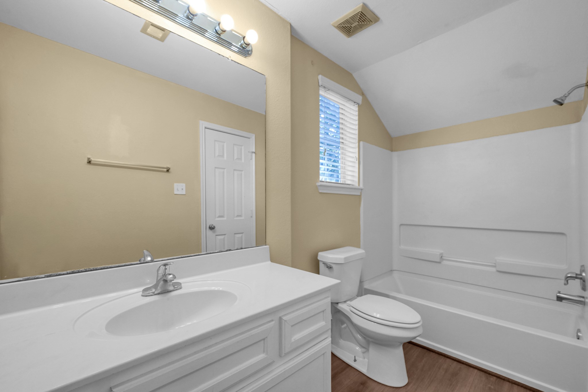 172 Binnacle Ct A Property Photo 14