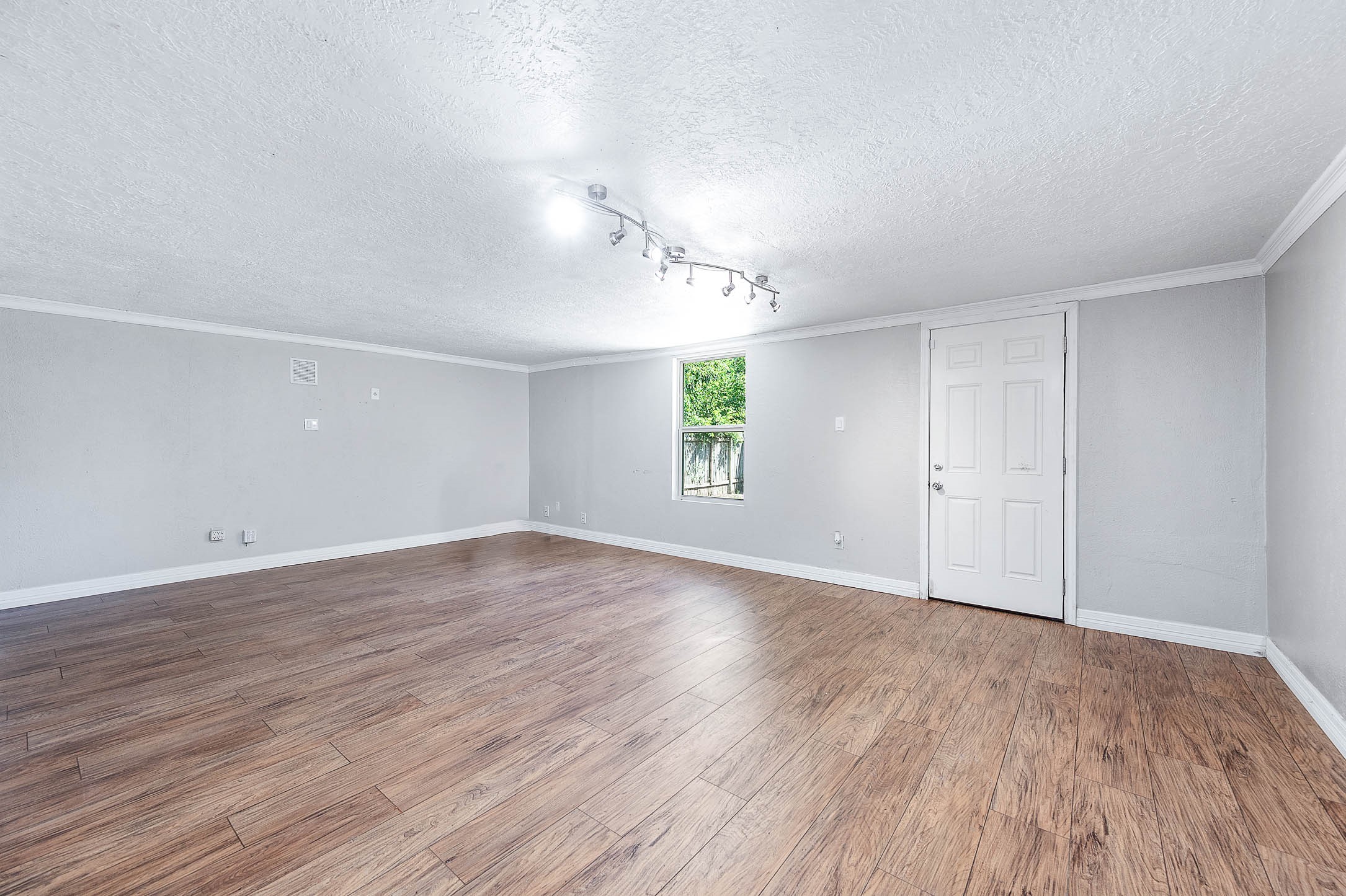 1815 Firwood Drive Property Photo 15