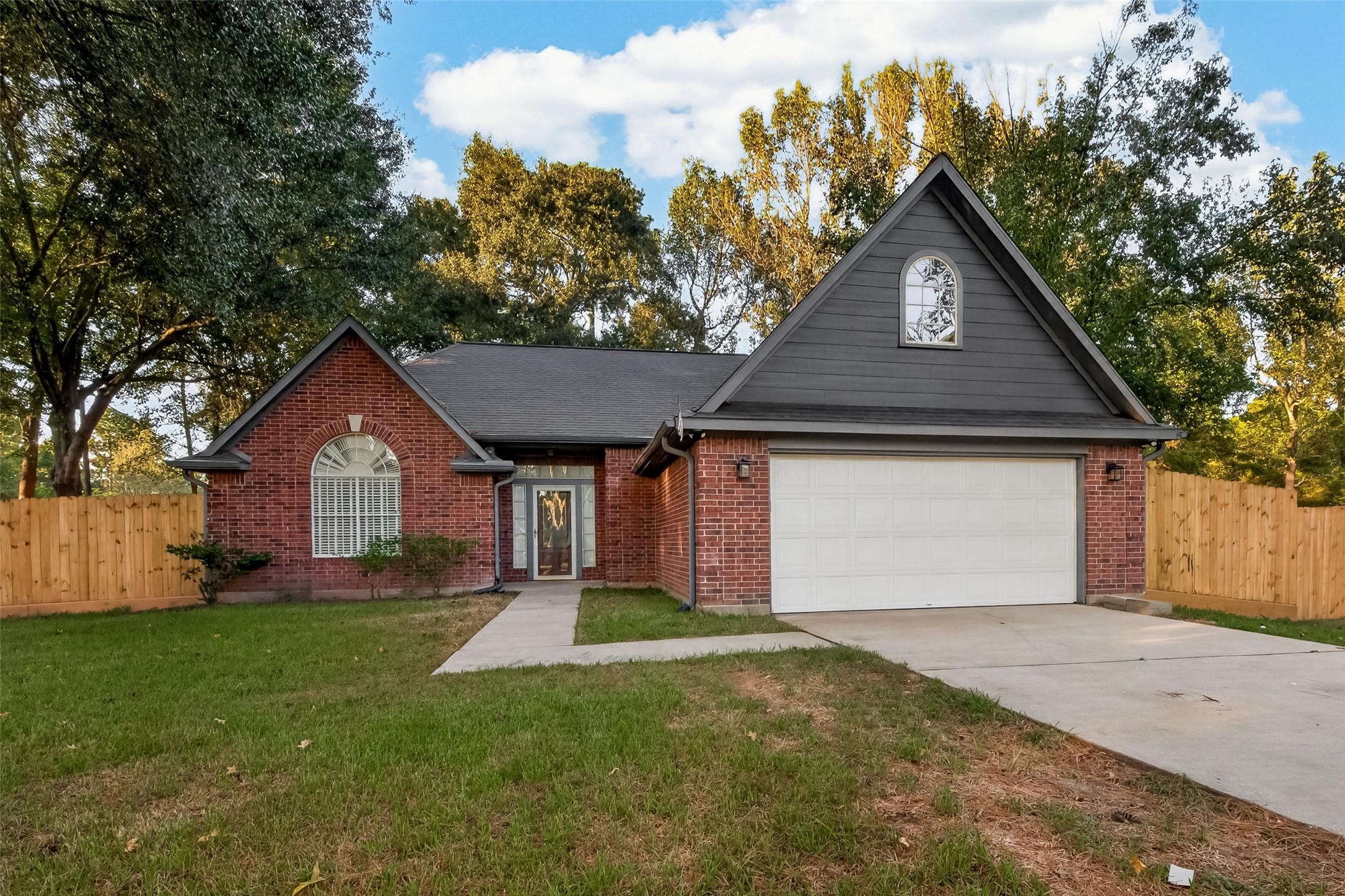 7318 Ramblewood Drive Property Photo 3