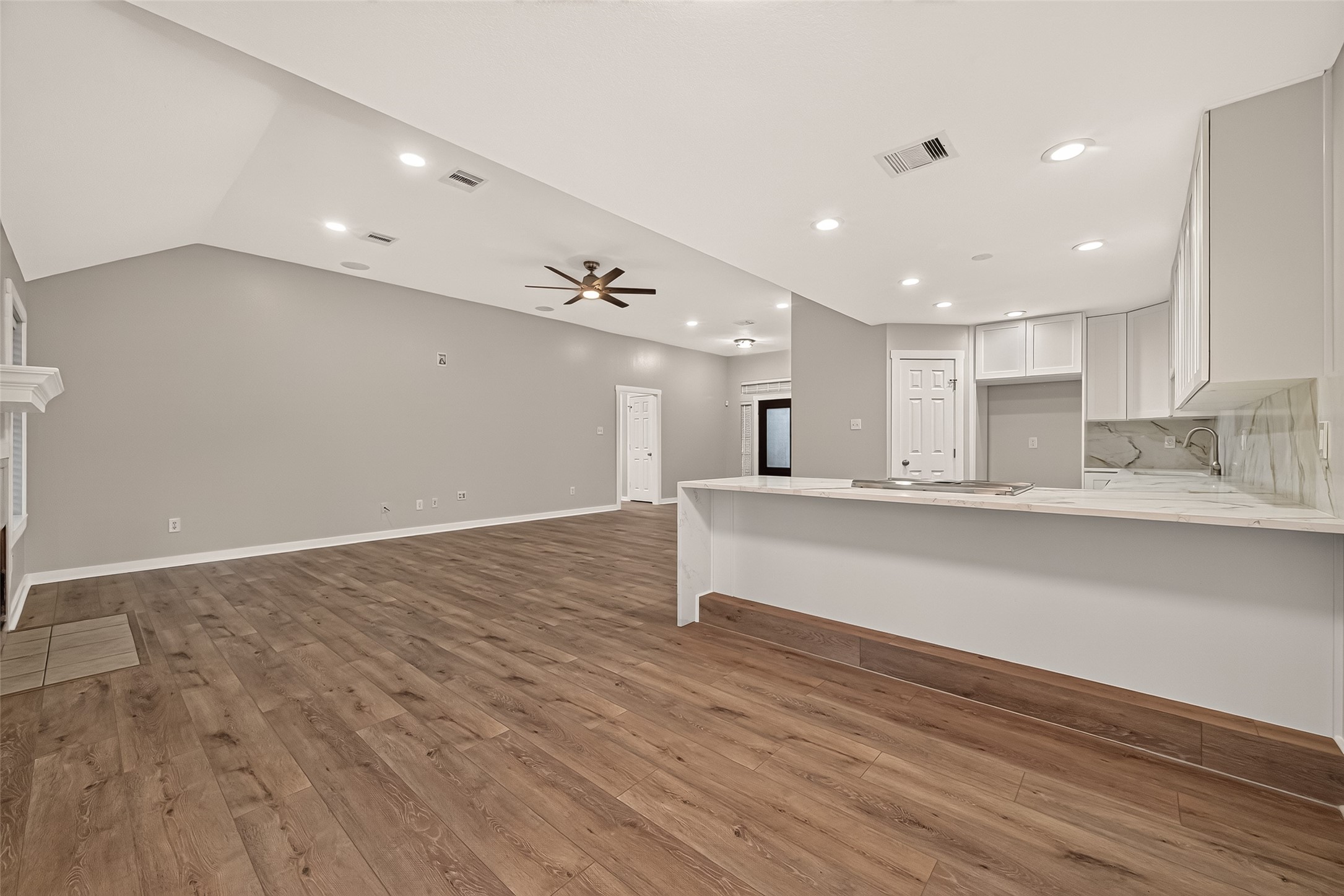 7318 Ramblewood Drive Property Photo 8