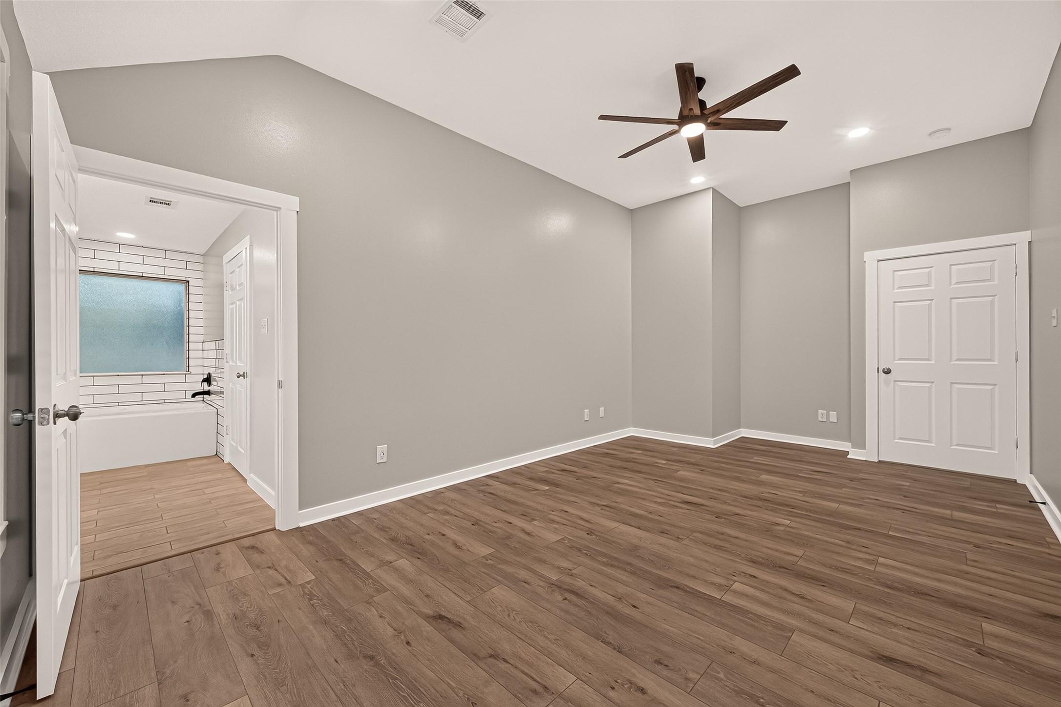7318 Ramblewood Drive Property Photo 12