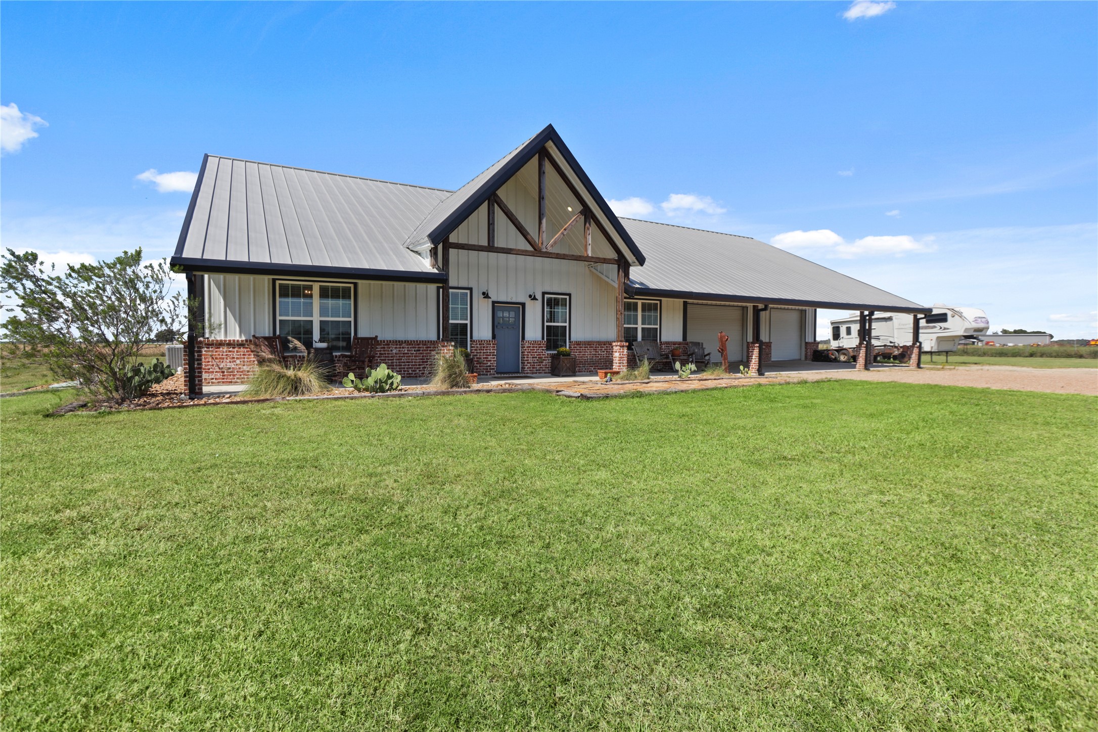 6922 Pisklak Road Property Photo