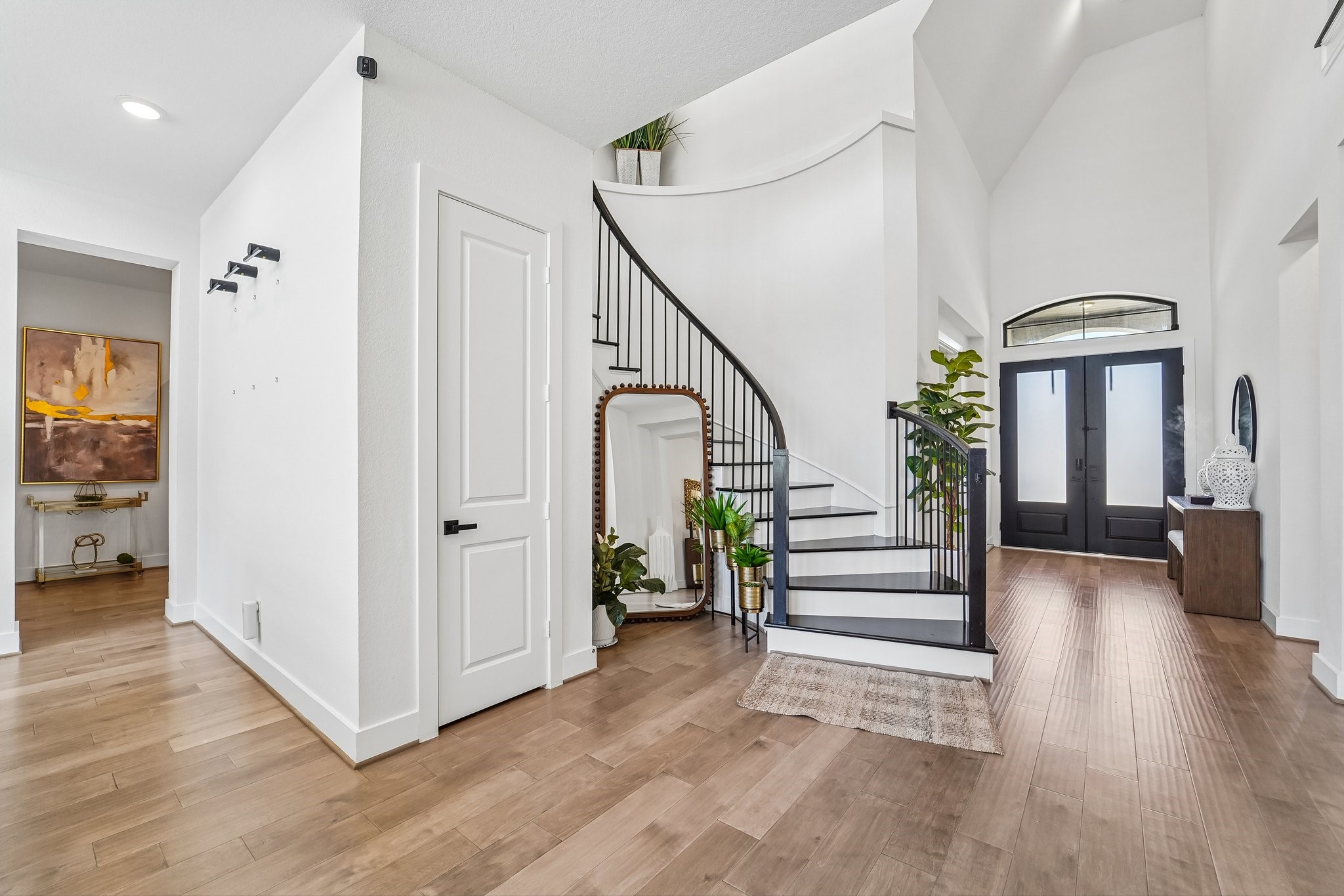 4830 Parkgate Avenue Property Photo 4