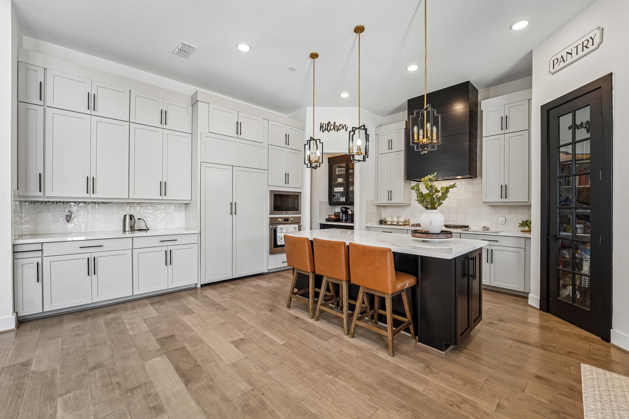 4830 Parkgate Avenue Property Photo 12
