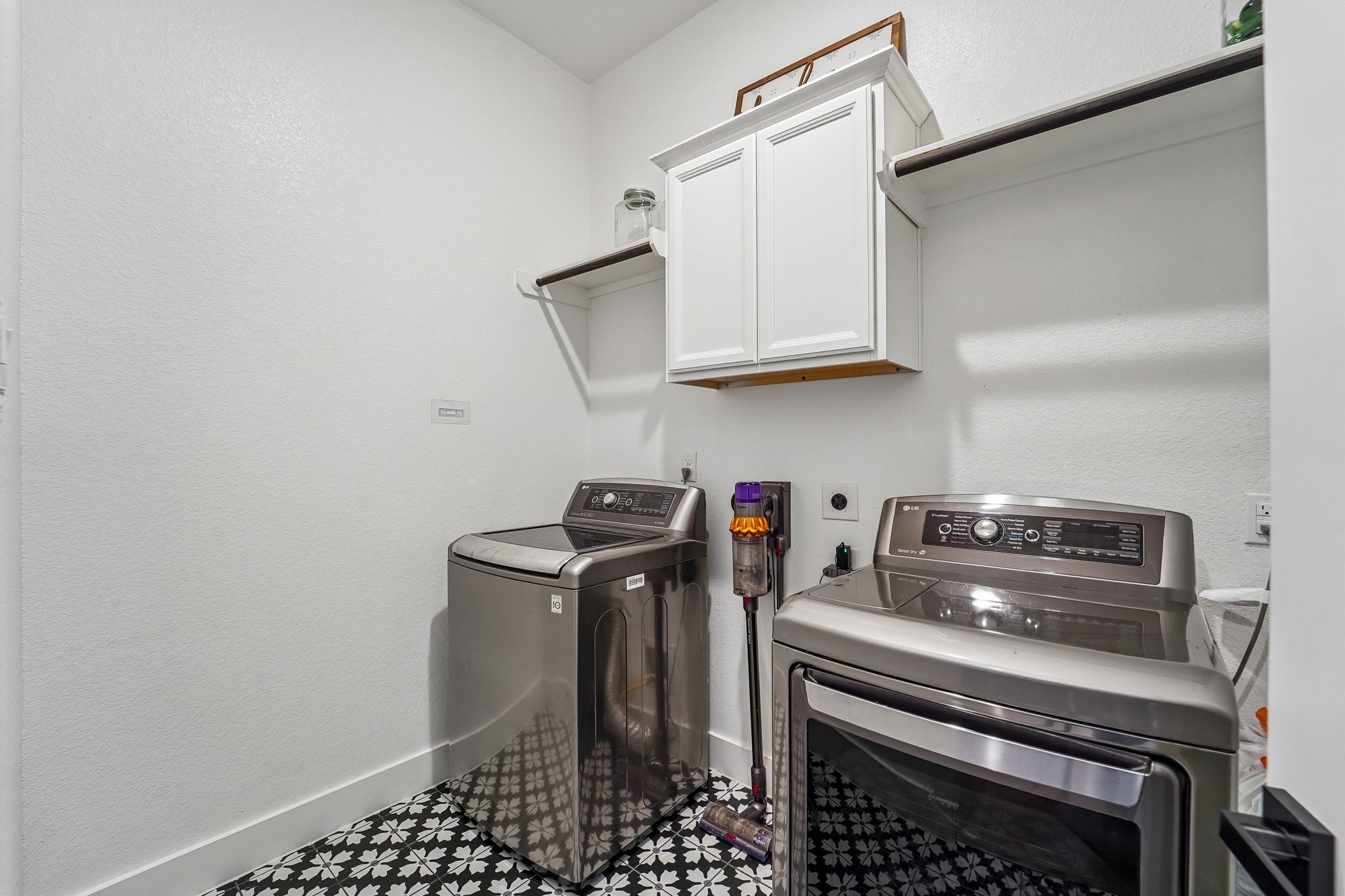 4830 Parkgate Avenue Property Photo 22