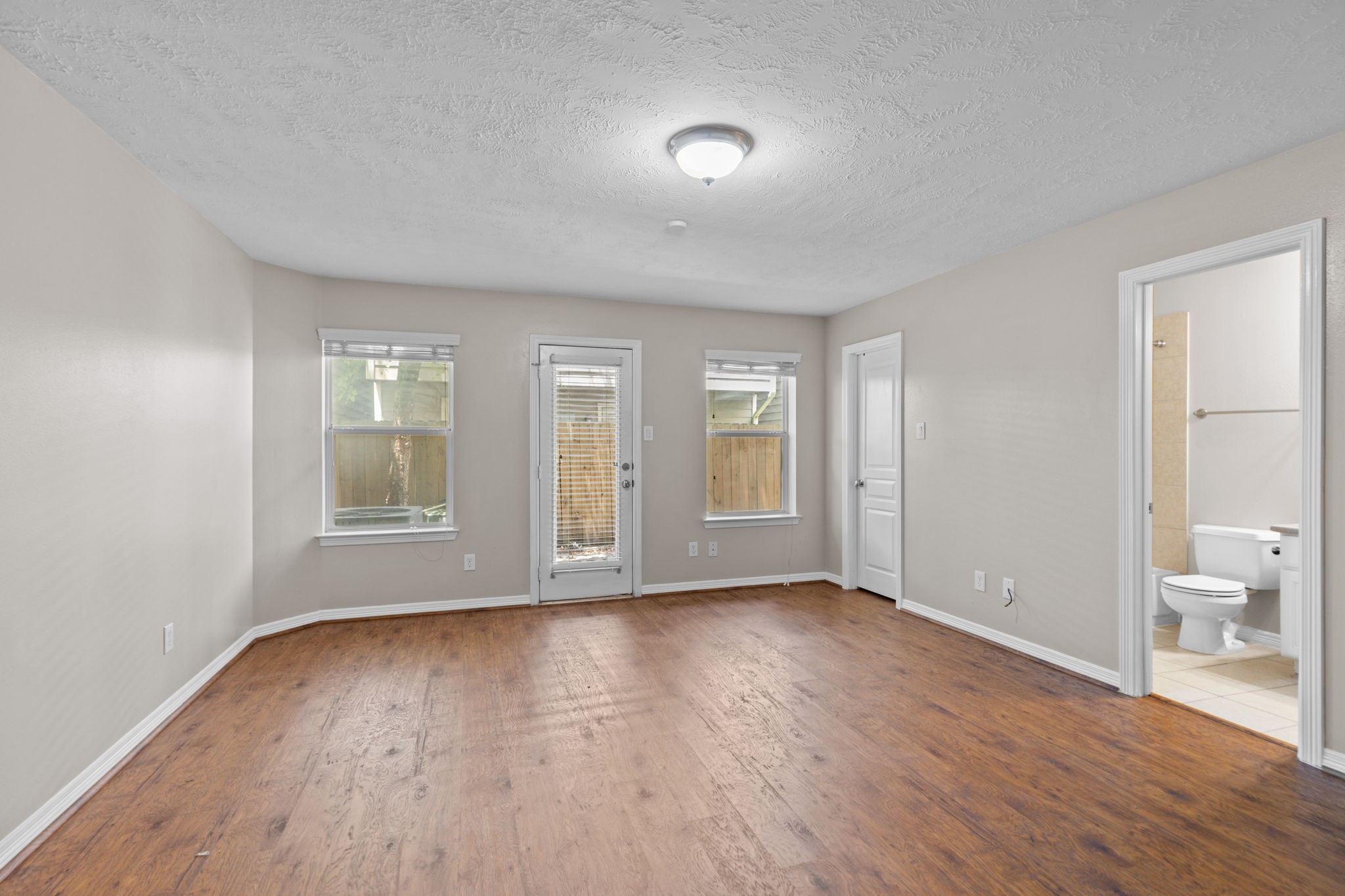 3414 Skyline Village Drive Property Photo 9