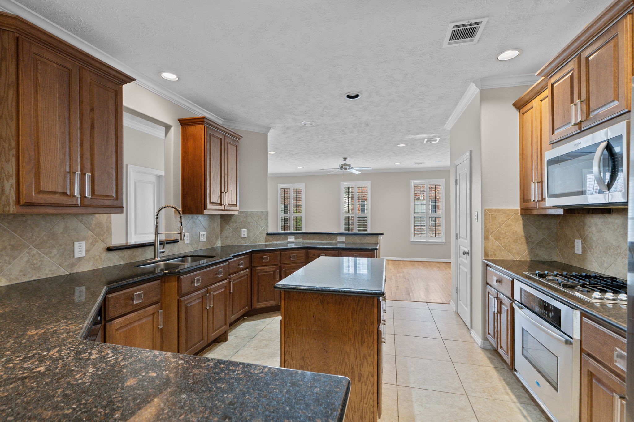 3414 Skyline Village Drive Property Photo 15