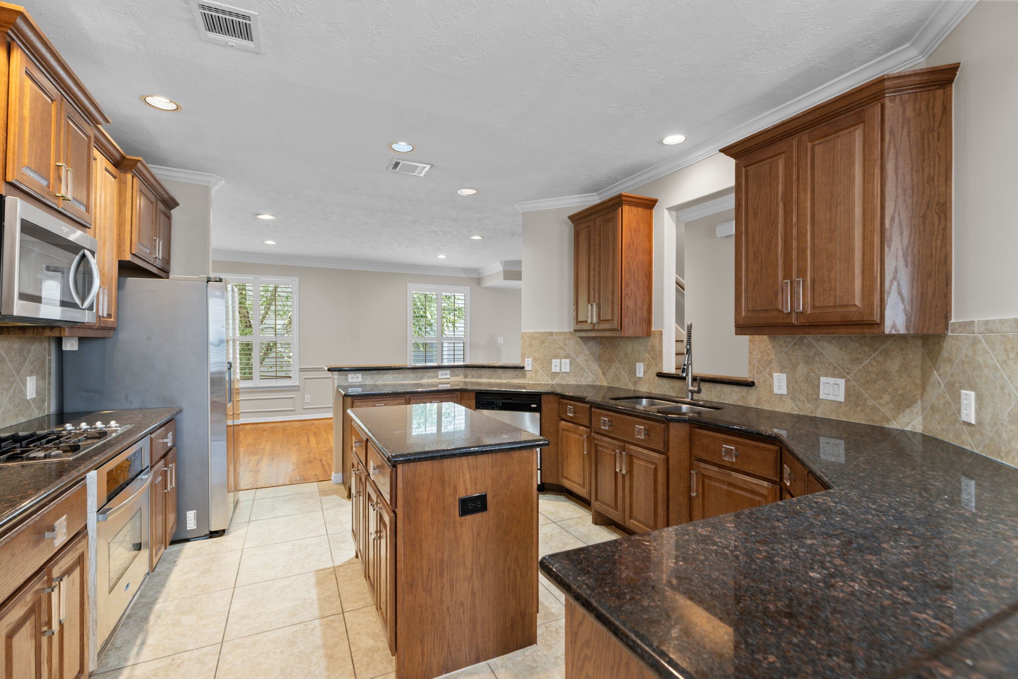 3414 Skyline Village Drive Property Photo 17