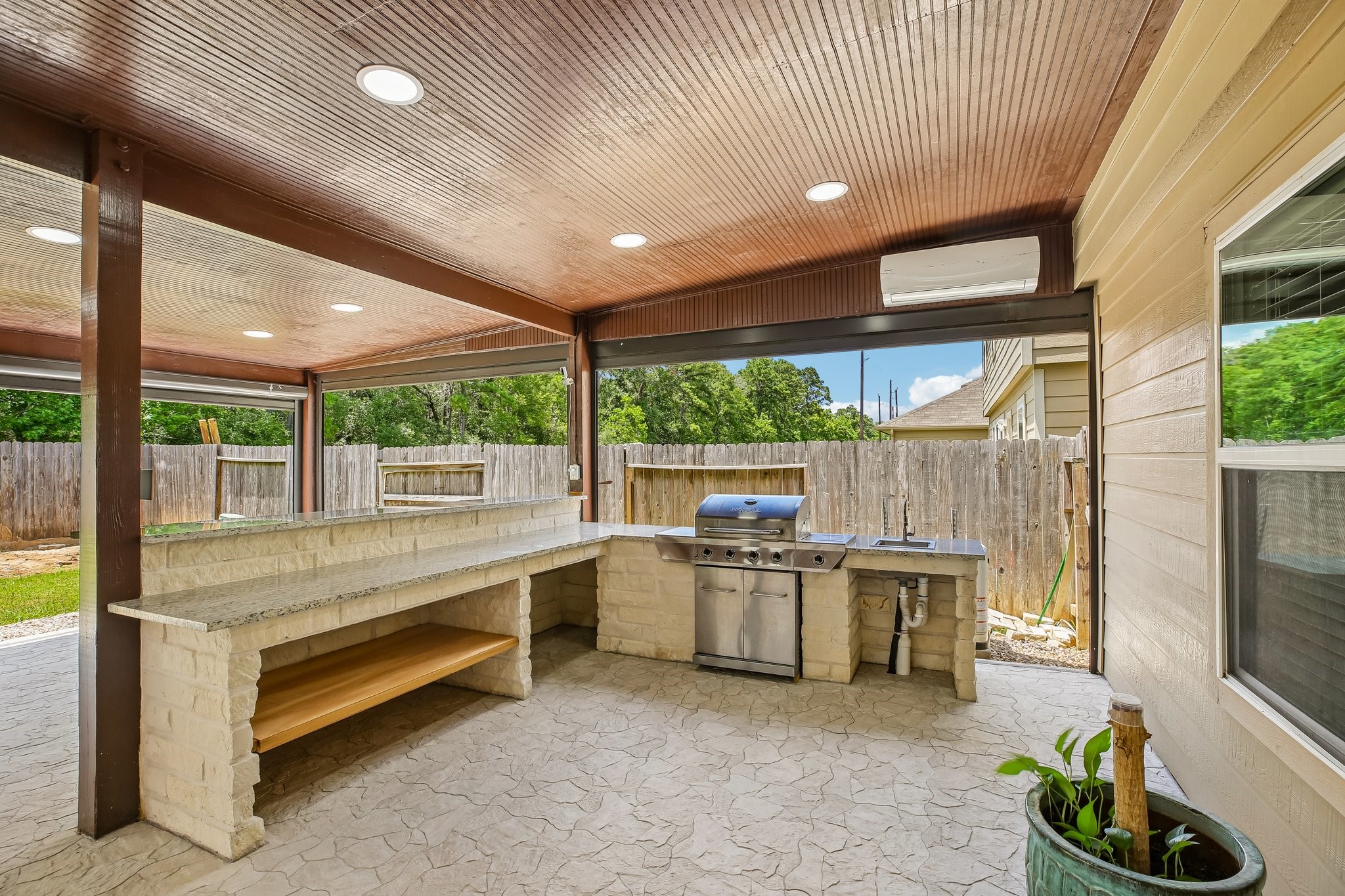 21127 Fox Orchard Court Property Photo 2