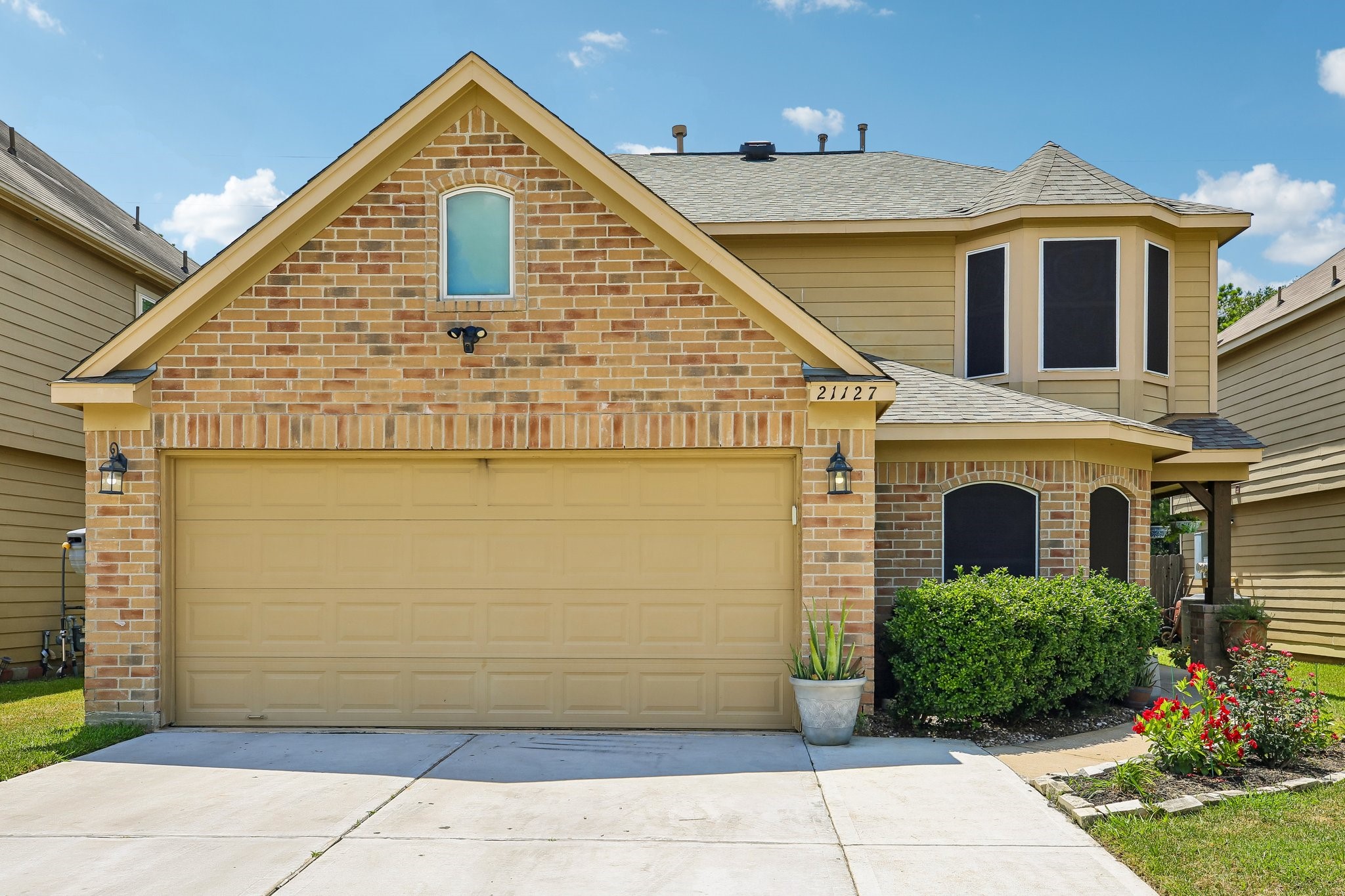 21127 Fox Orchard Court Property Photo 4