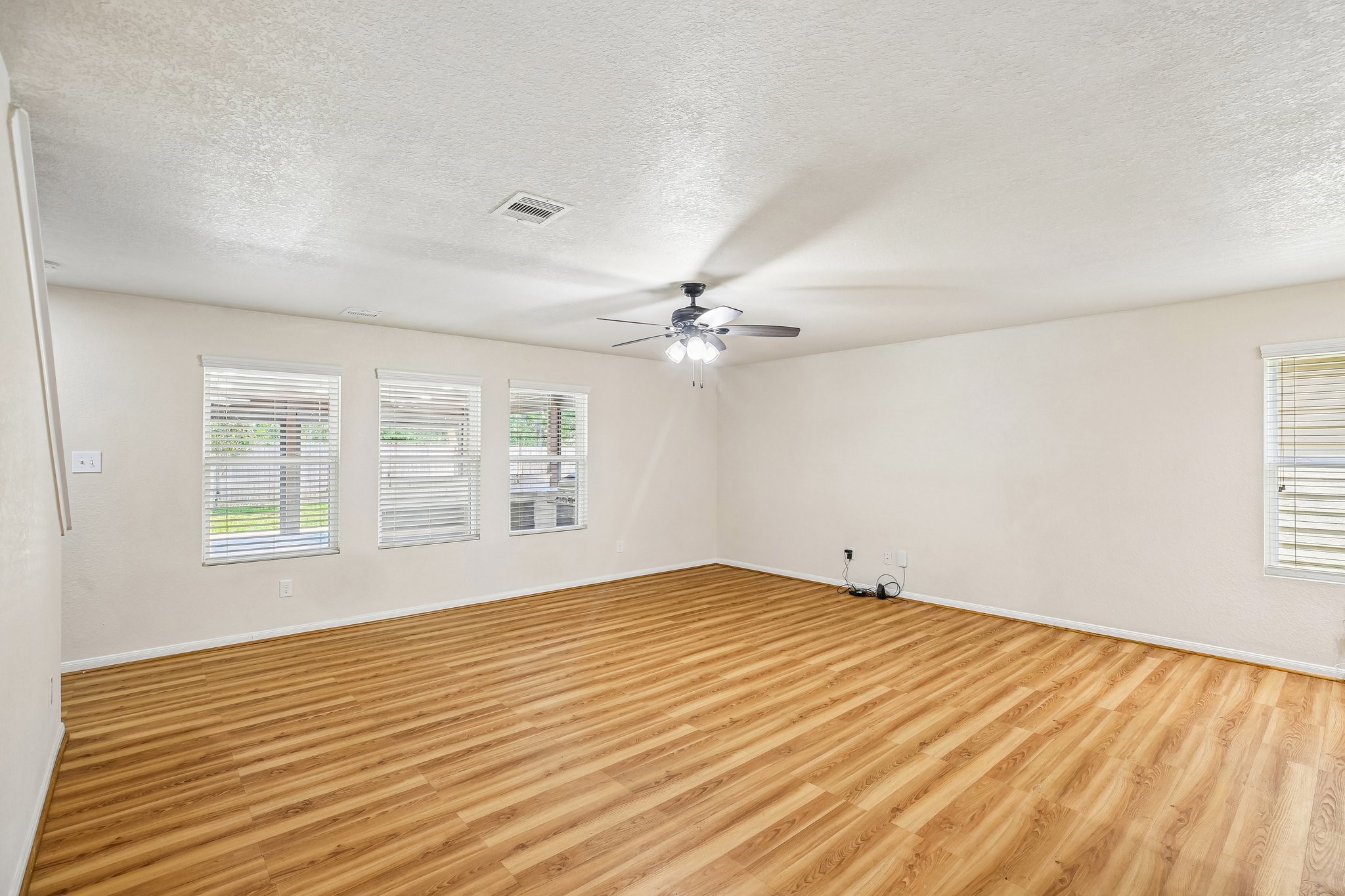 21127 Fox Orchard Court Property Photo 6