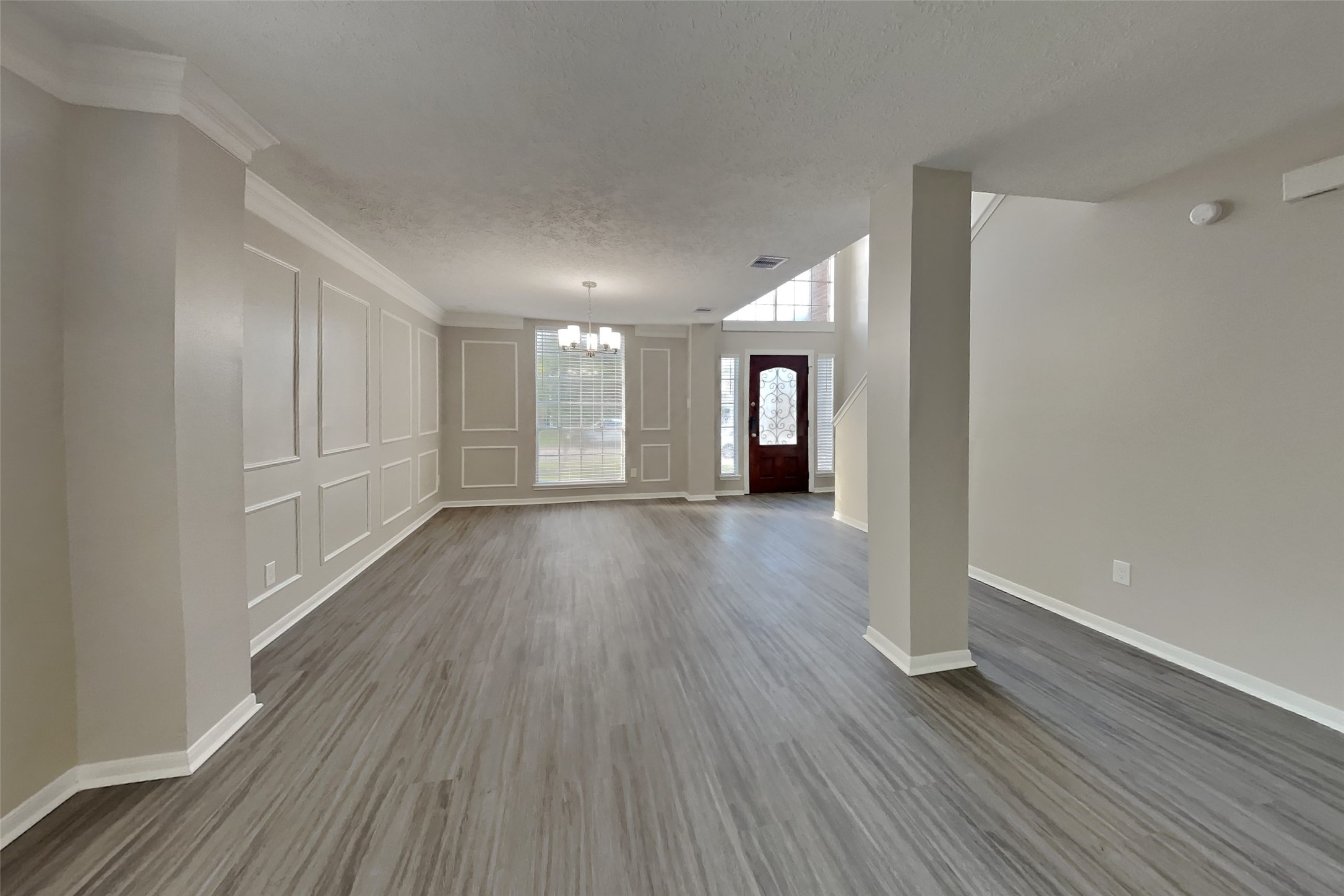 20402 Avery Point Drive Property Photo 2