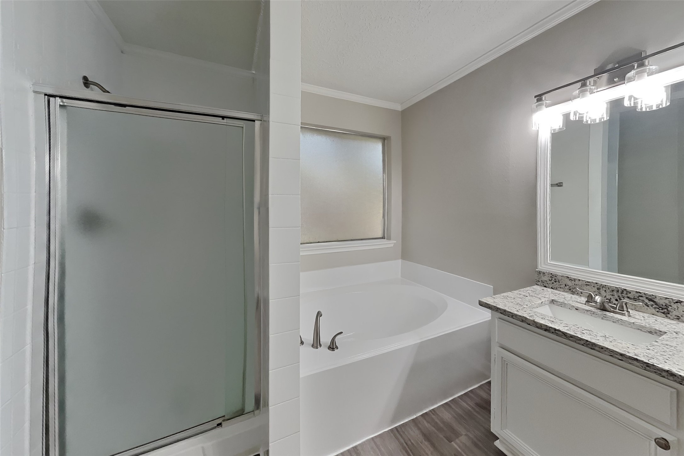 20402 Avery Point Drive Property Photo 9