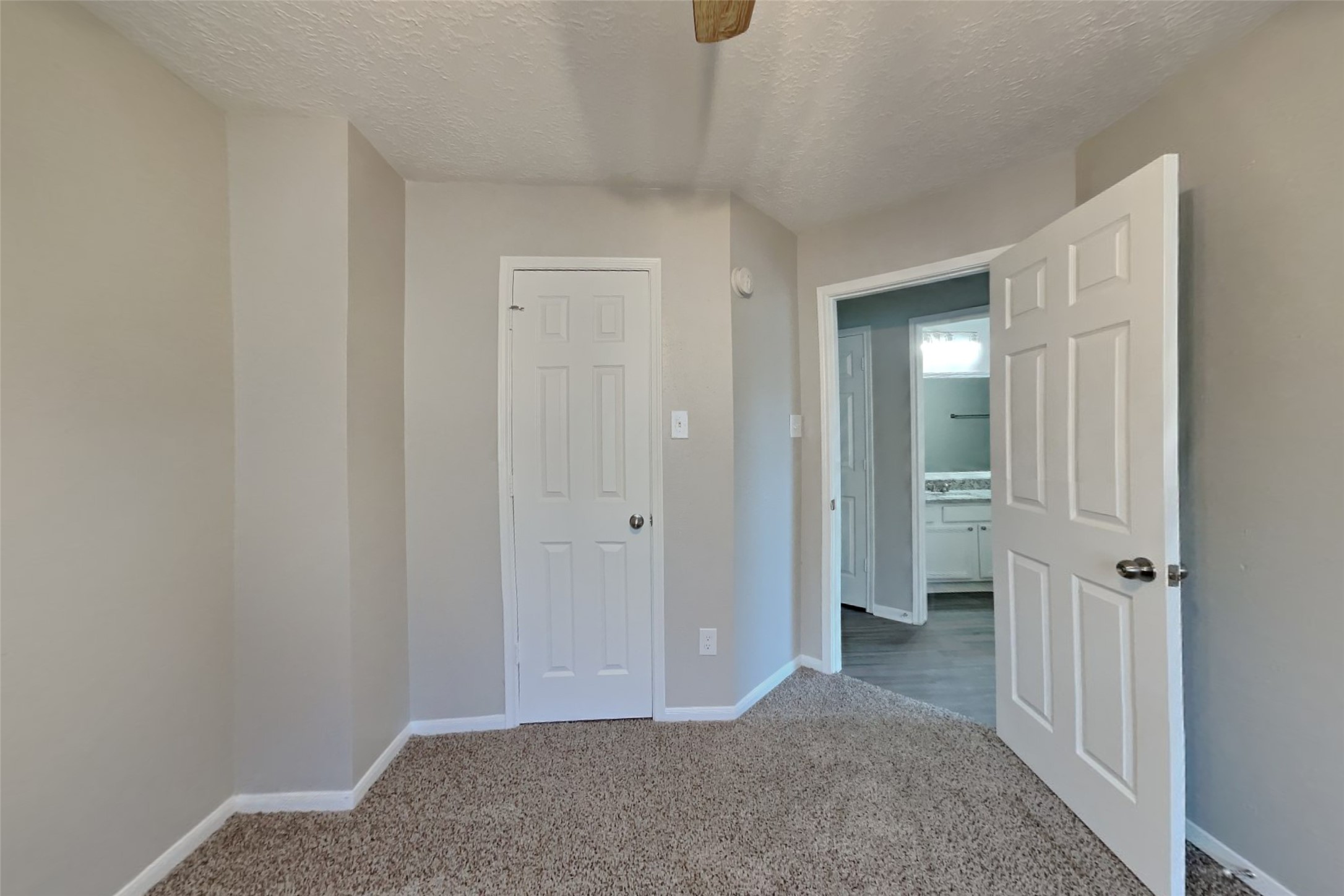 20402 Avery Point Drive Property Photo 11
