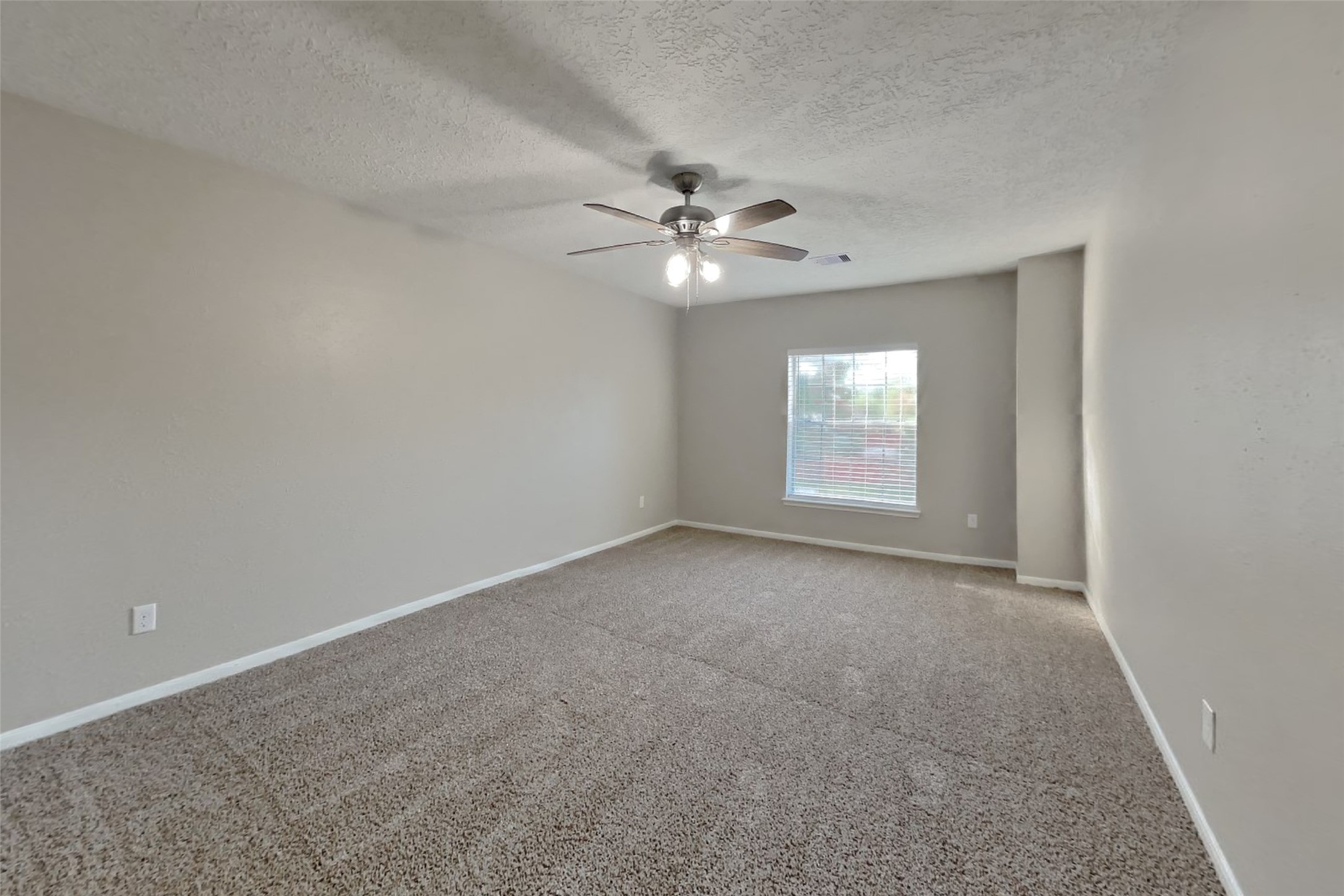 20402 Avery Point Drive Property Photo 16