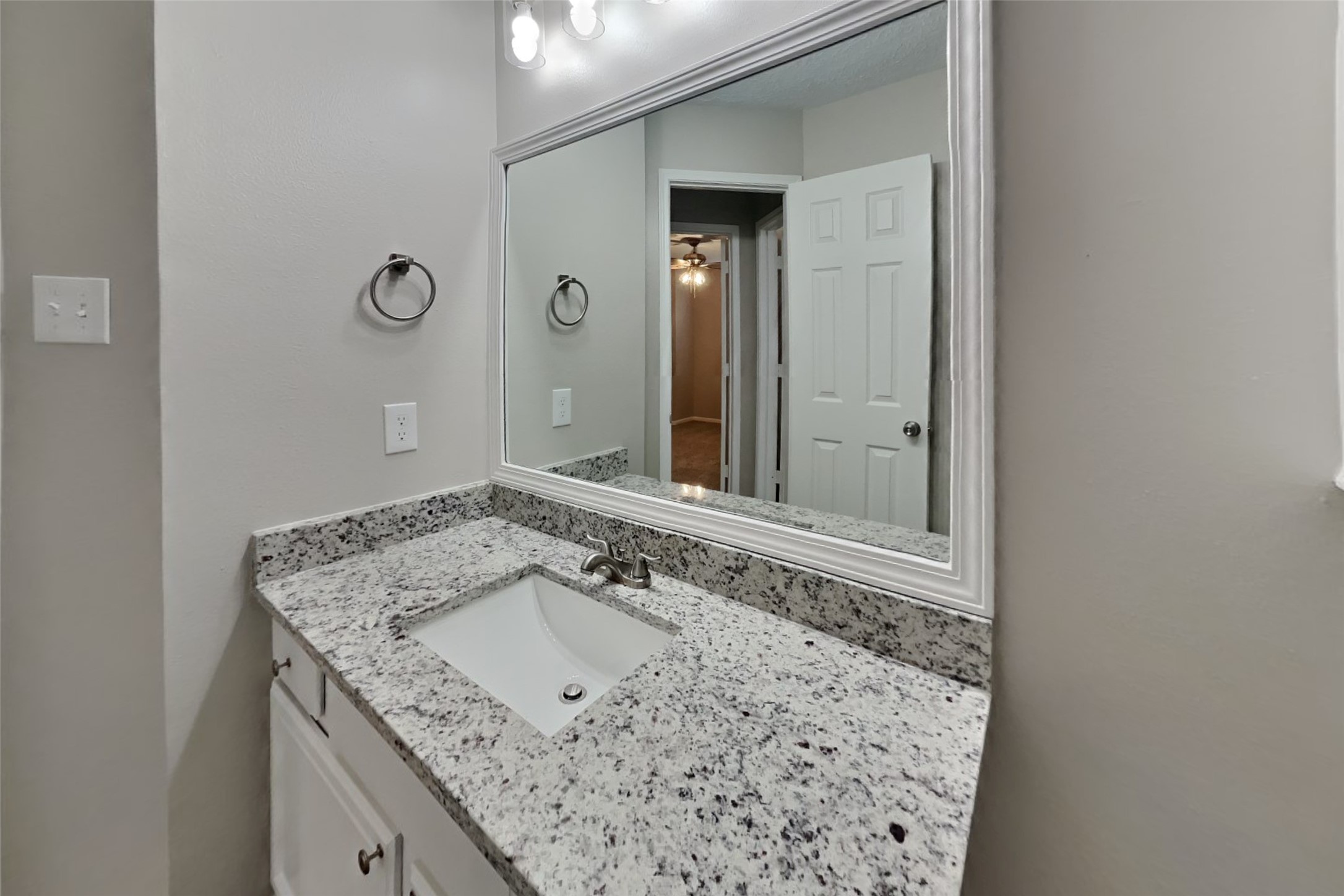 20402 Avery Point Drive Property Photo 17