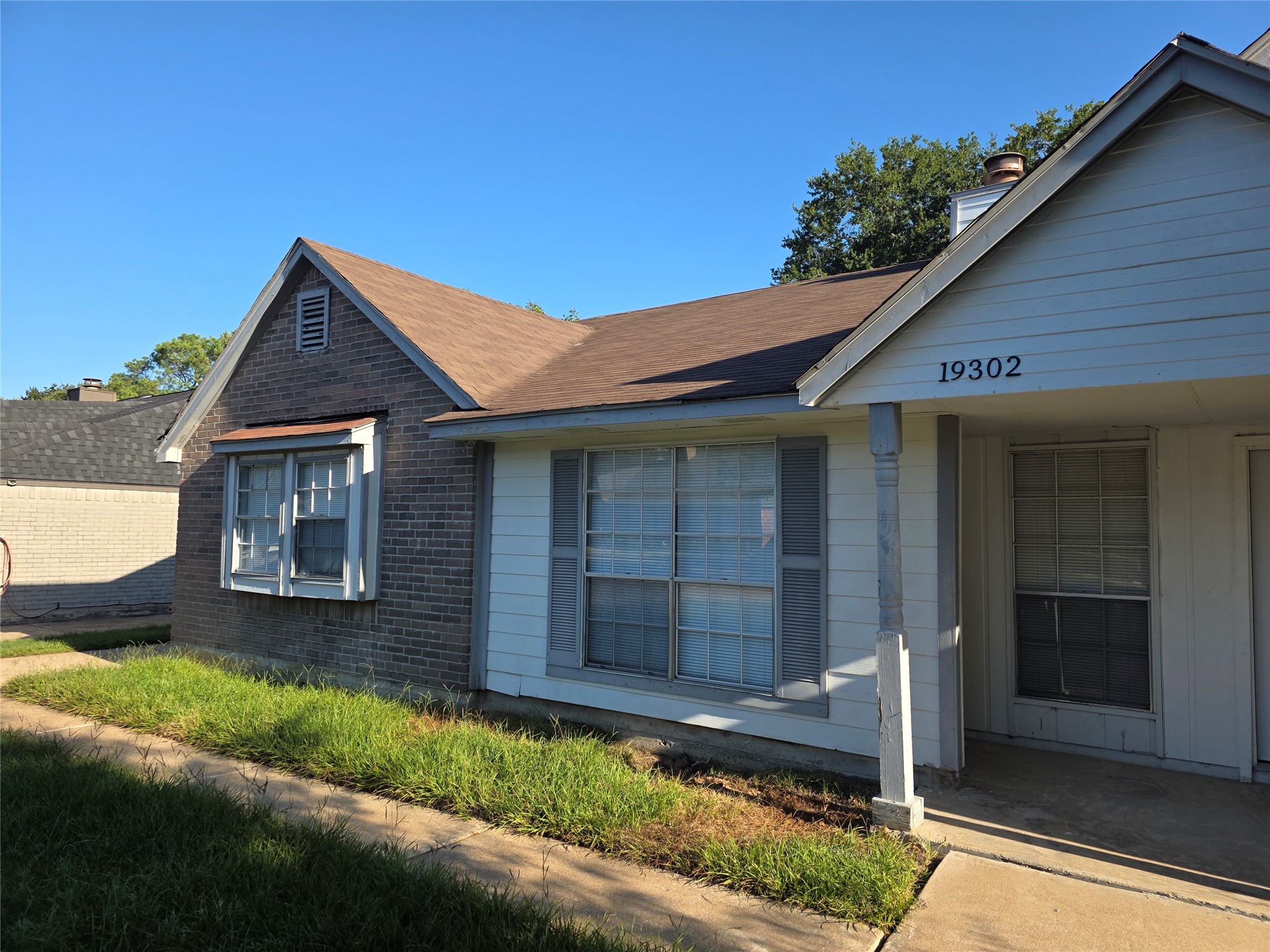 19302 Woodglen Drive Property Photo 2