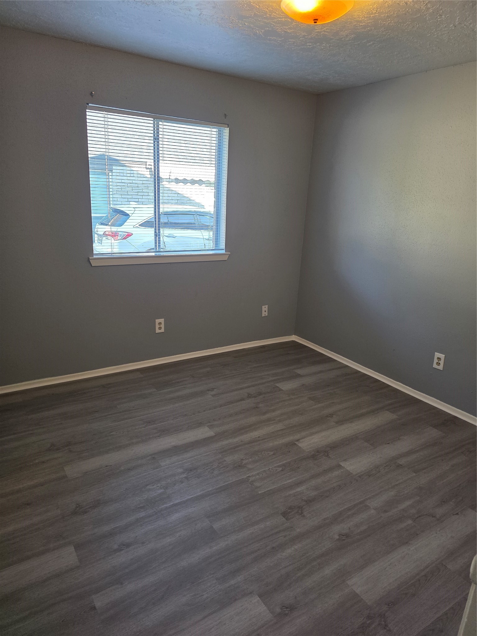 19302 Woodglen Drive Property Photo 4