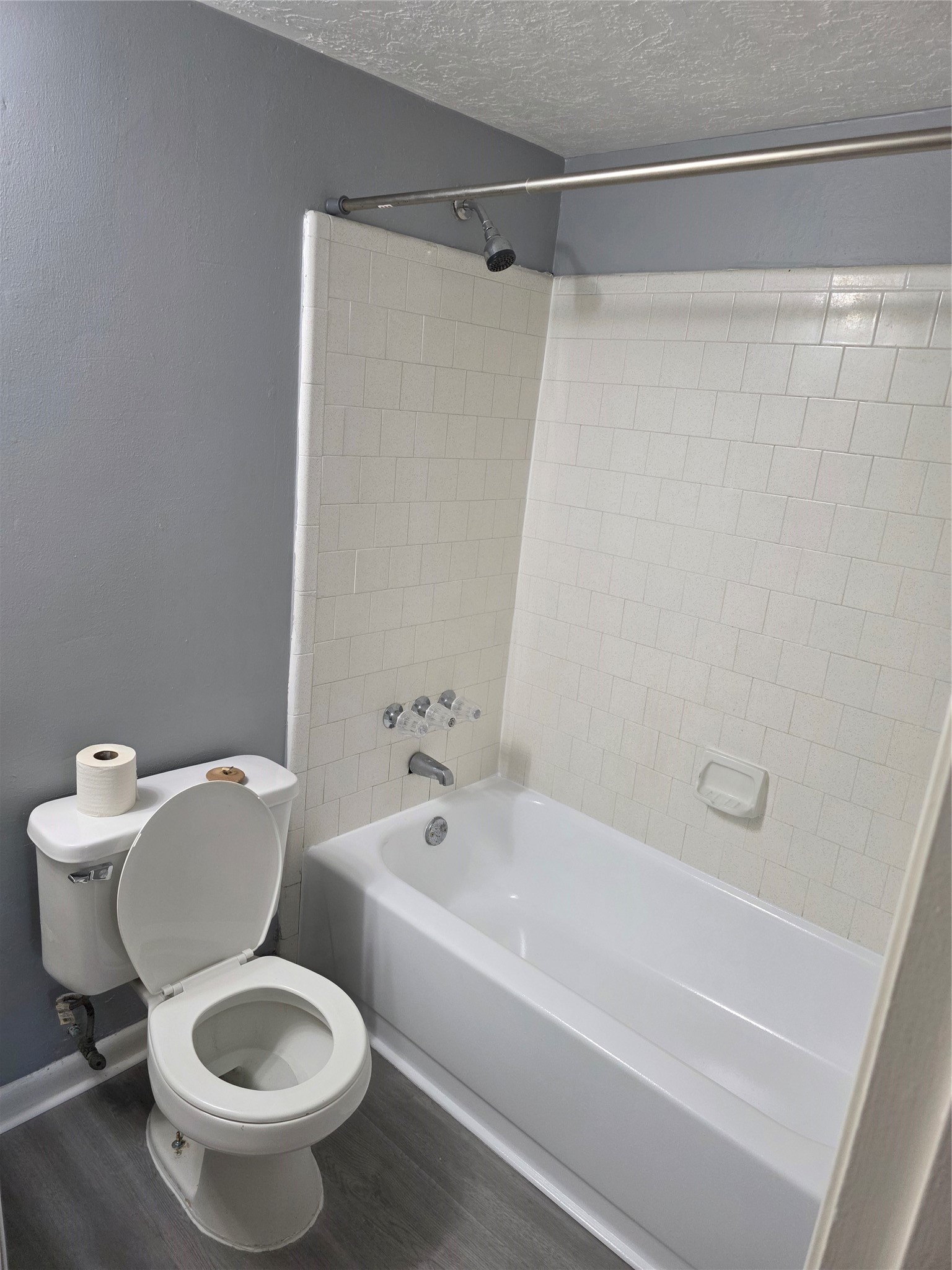 19302 Woodglen Drive Property Photo 9