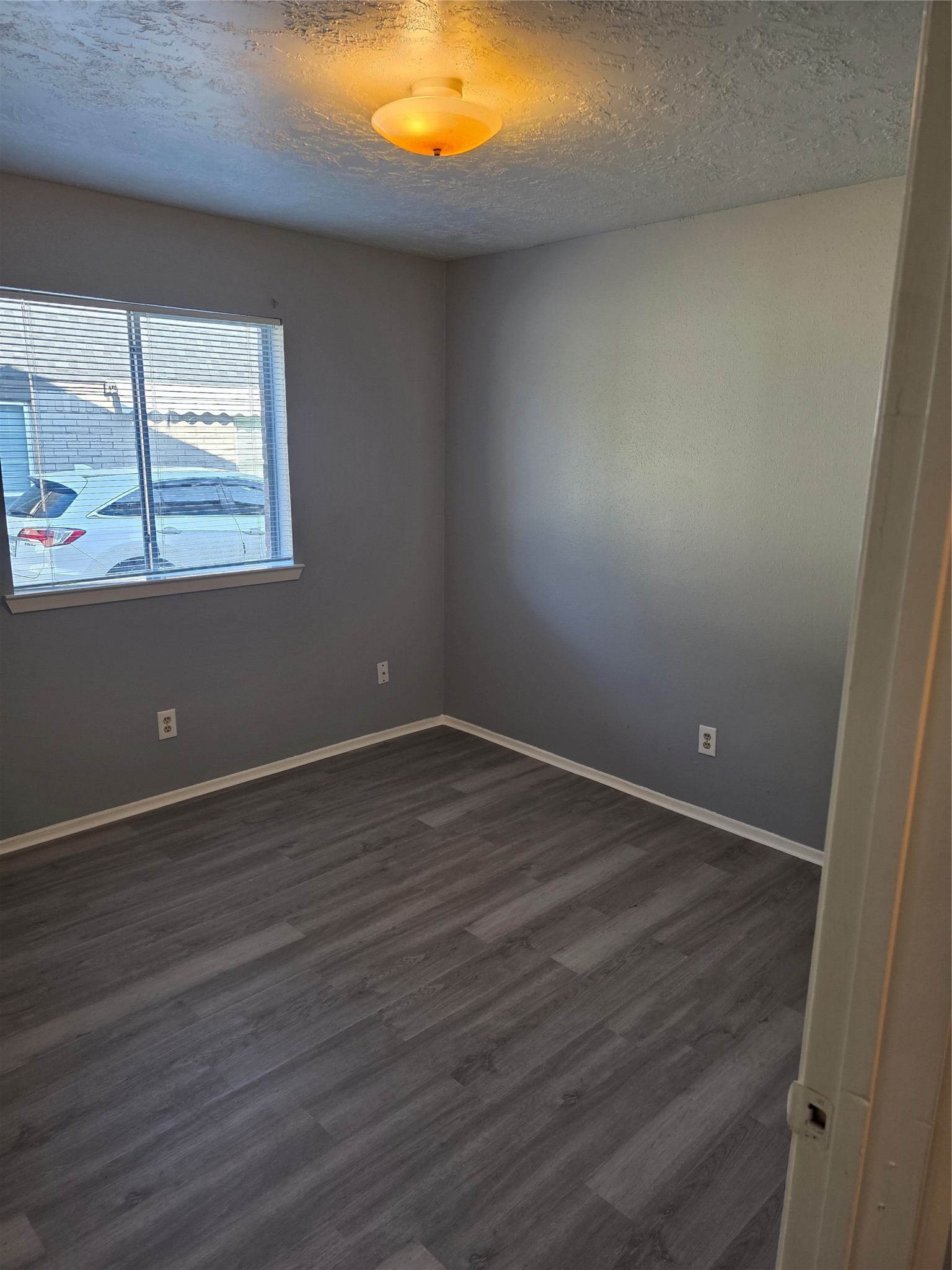 19302 Woodglen Drive Property Photo 10