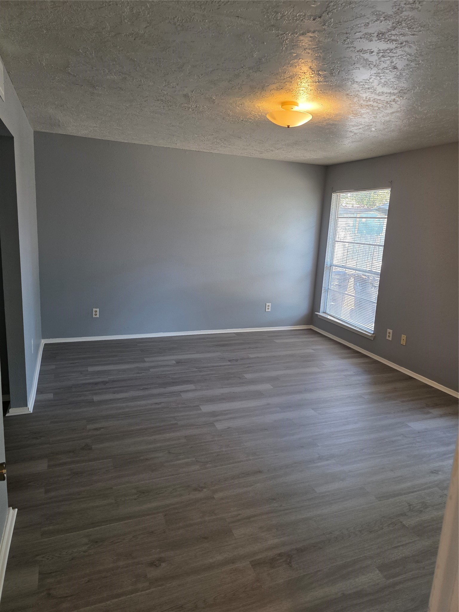 19302 Woodglen Drive Property Photo 11