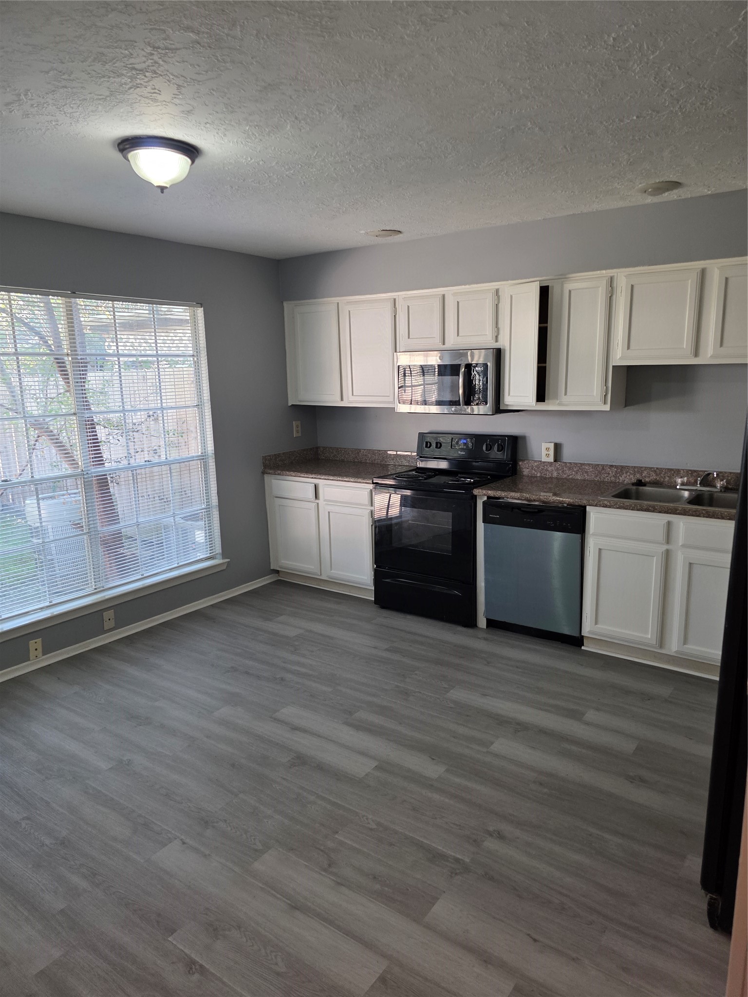 19302 Woodglen Drive Property Photo 16