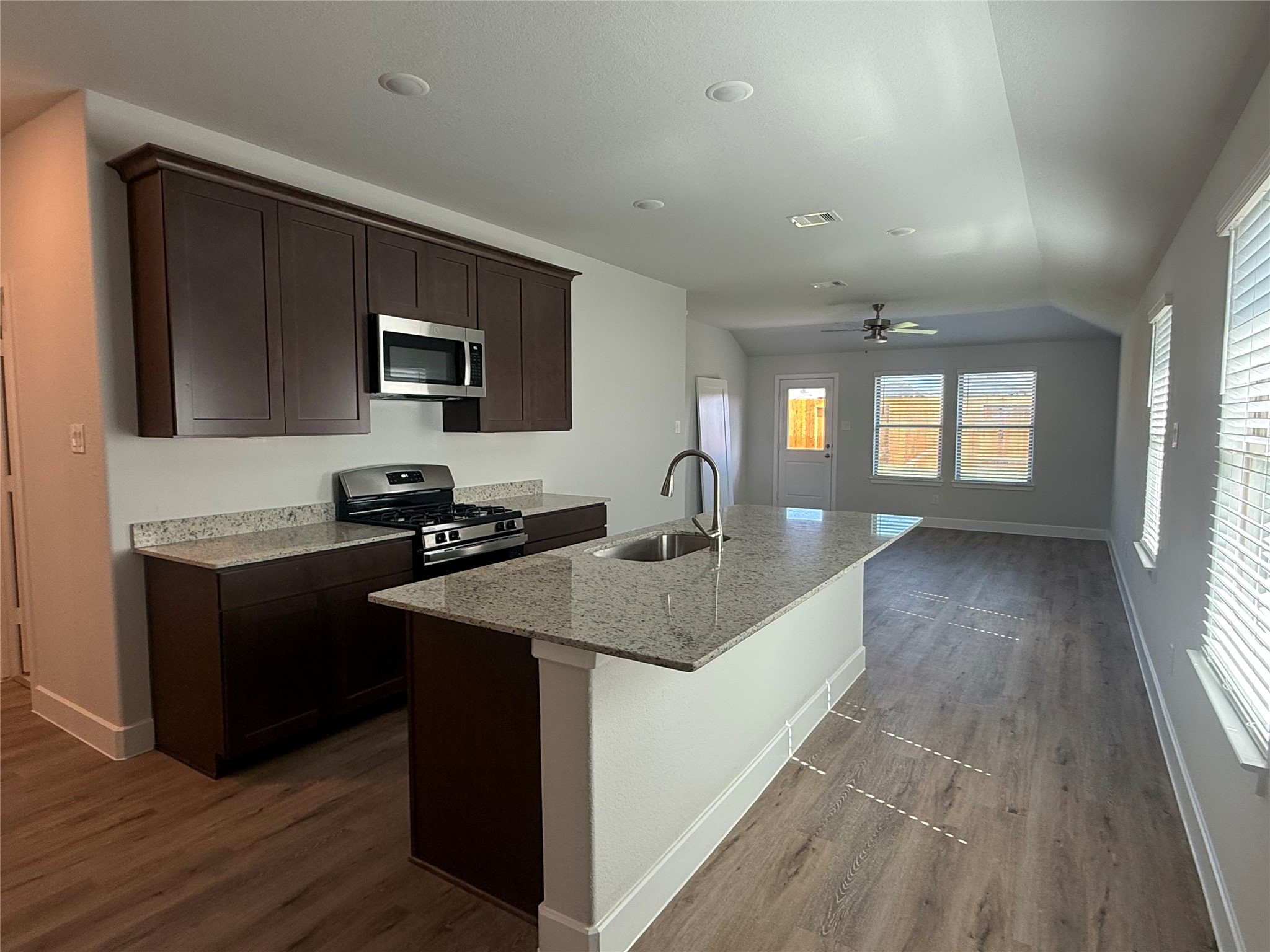 11658 Ruffian Property Photo 2