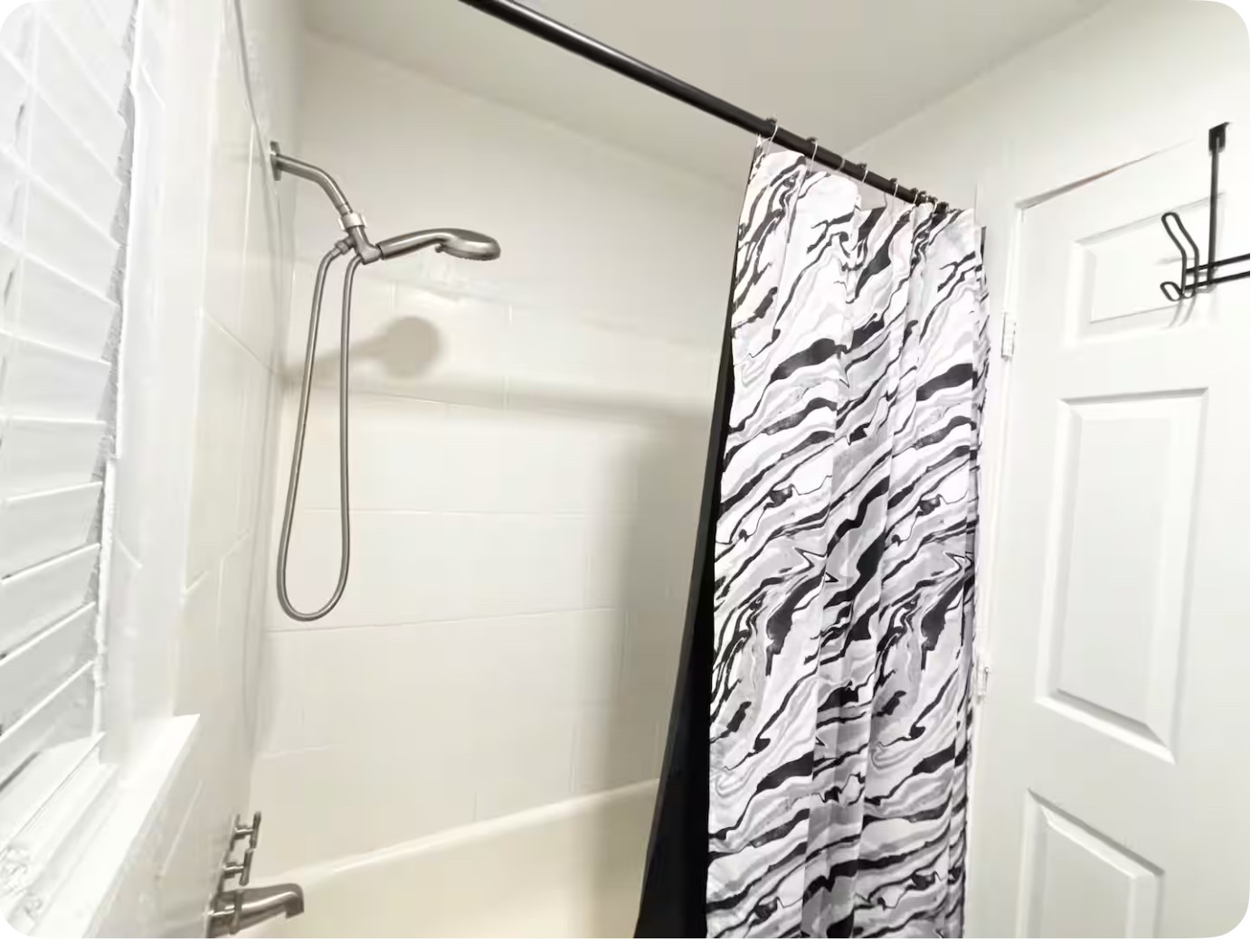 7425 Avenue H Property Photo 8