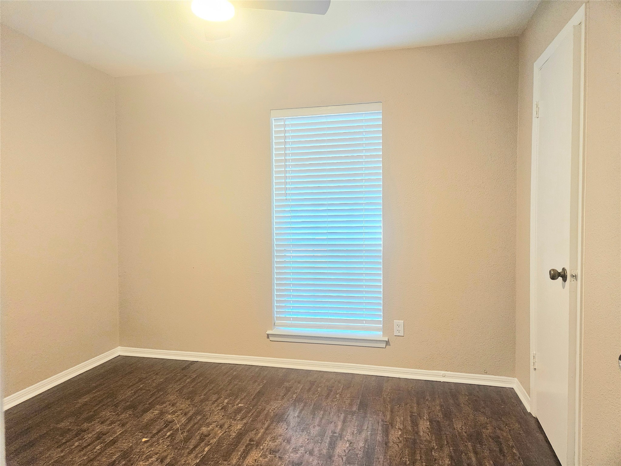 4231 Southchase Lane Property Photo 12