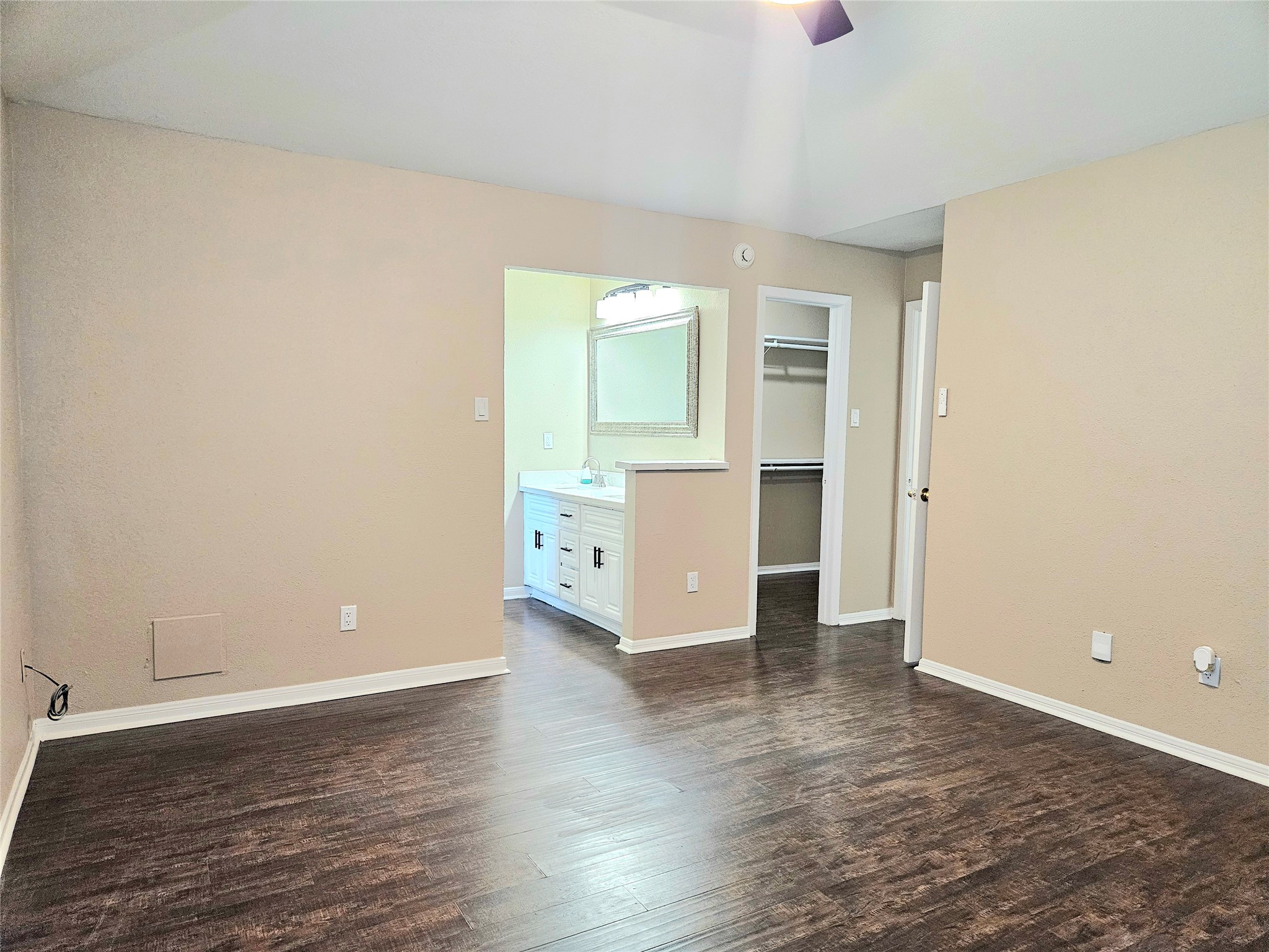 4231 Southchase Lane Property Photo 16