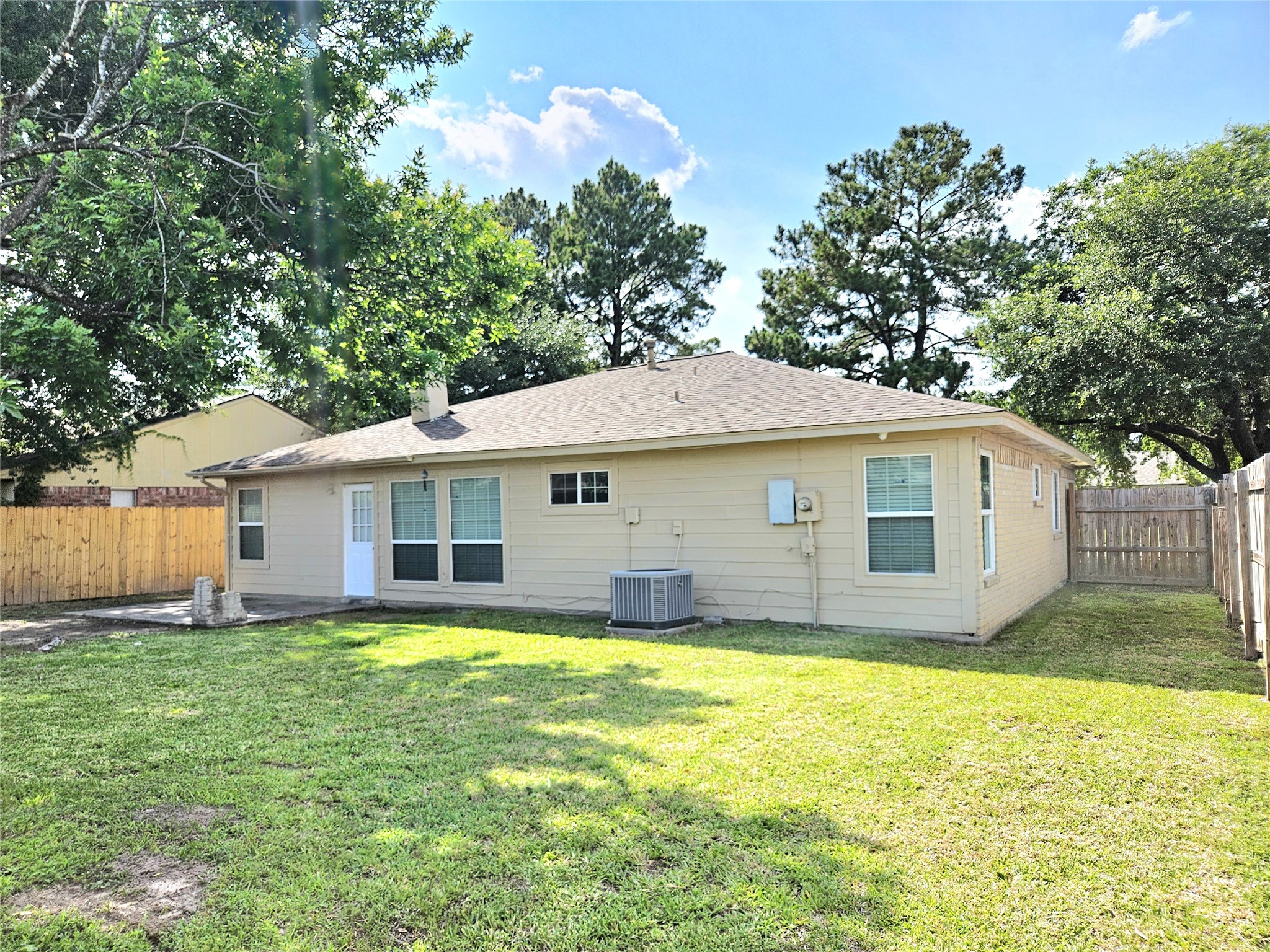 4231 Southchase Lane Property Photo 23