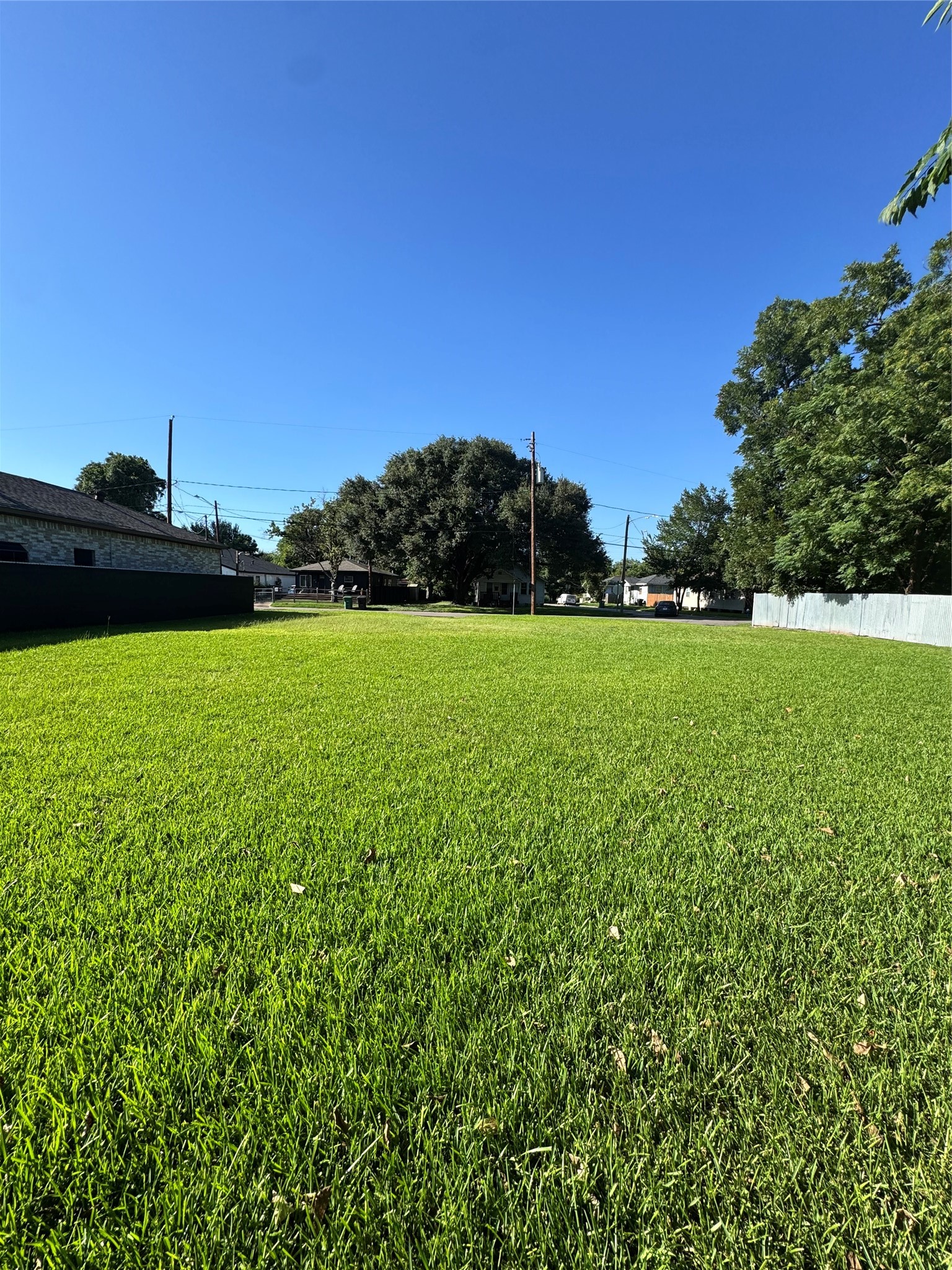 1458 E 33rd Street Property Photo