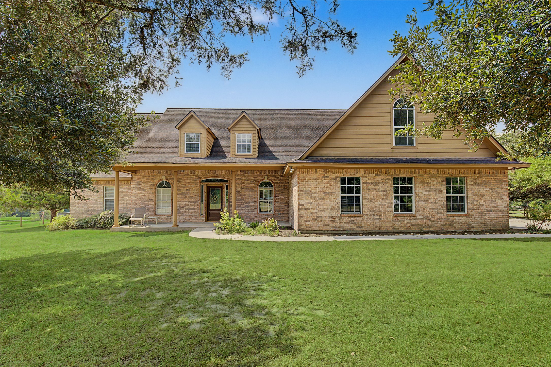 8988 County Line Road Property Photo 1