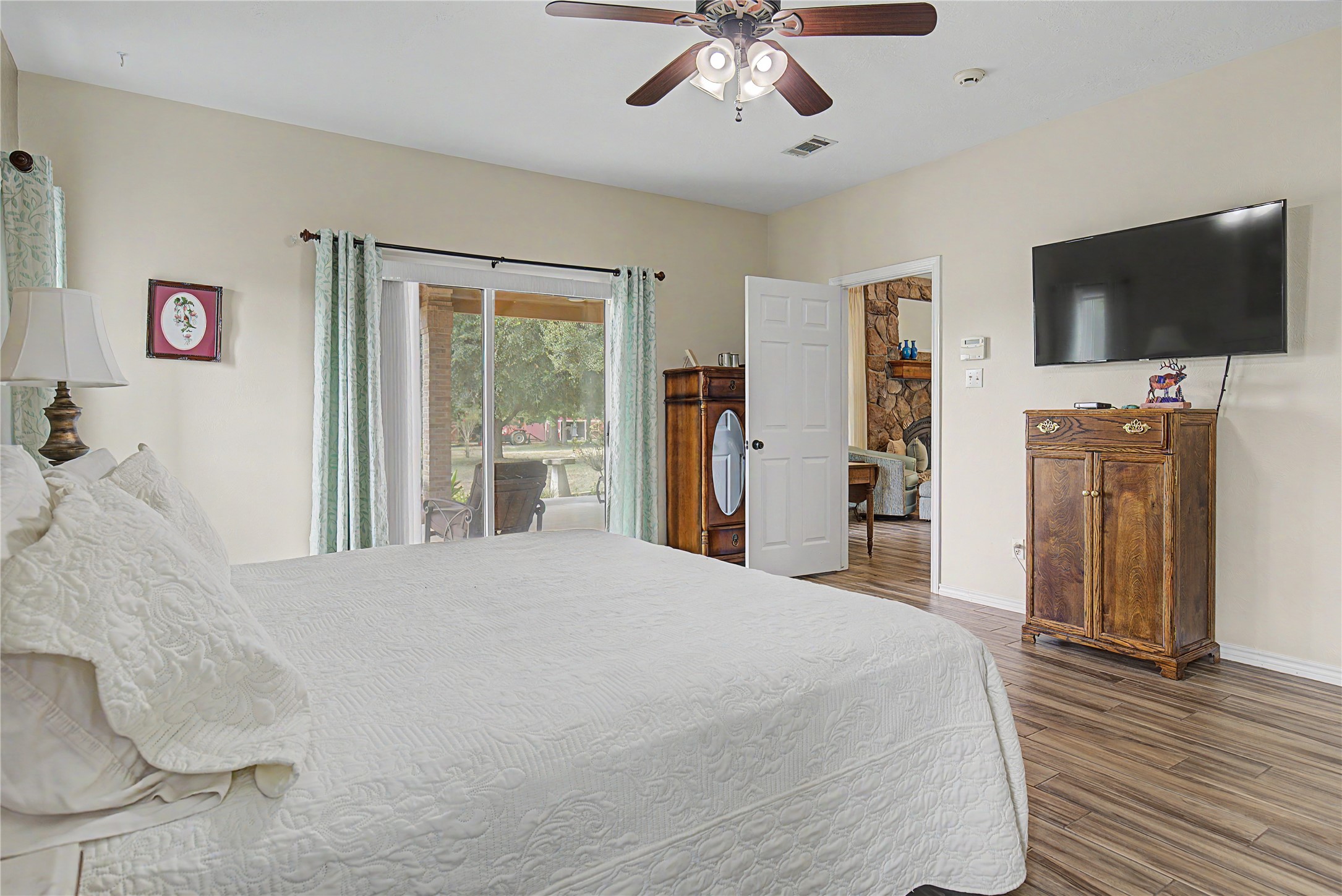 8988 County Line Road Property Photo 13