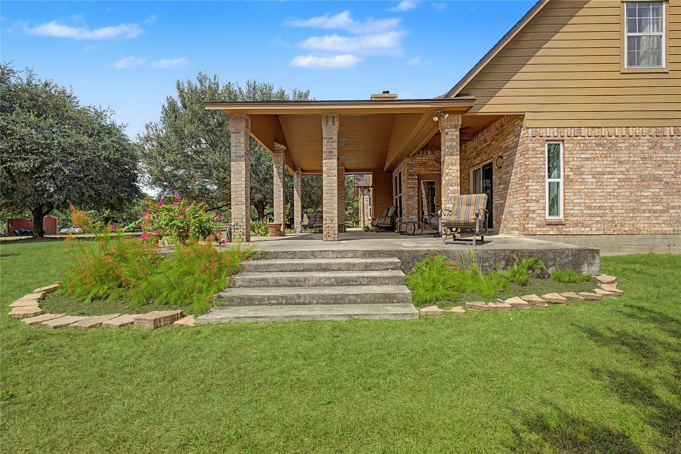 8988 County Line Road Property Photo 25