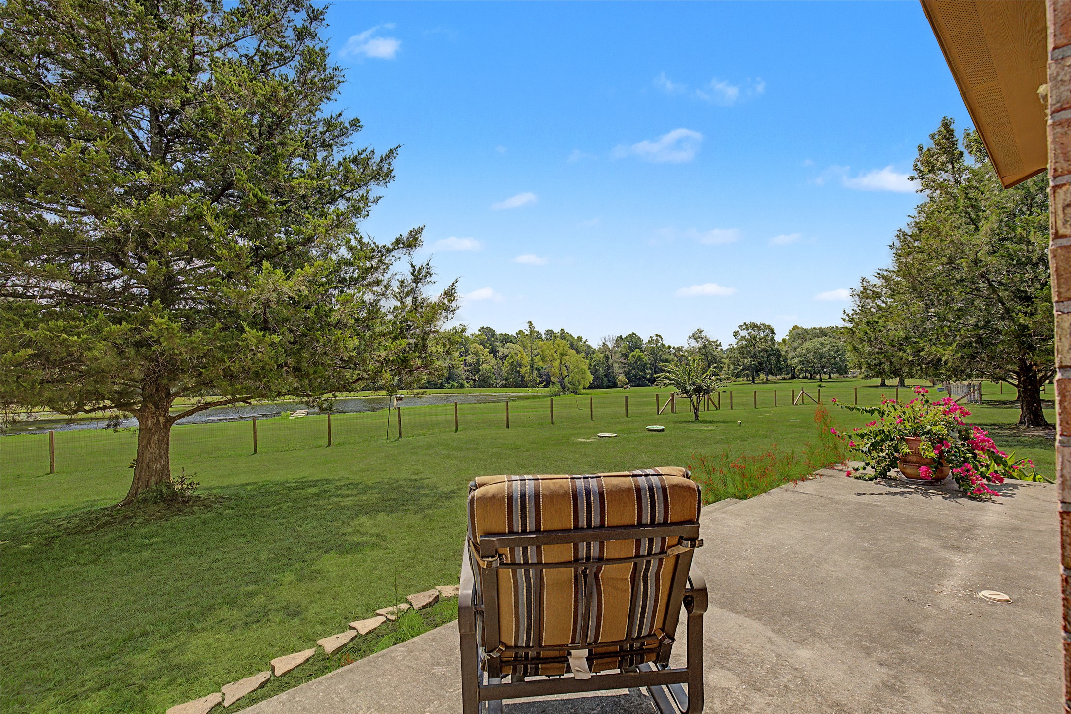 8988 County Line Road Property Photo 26