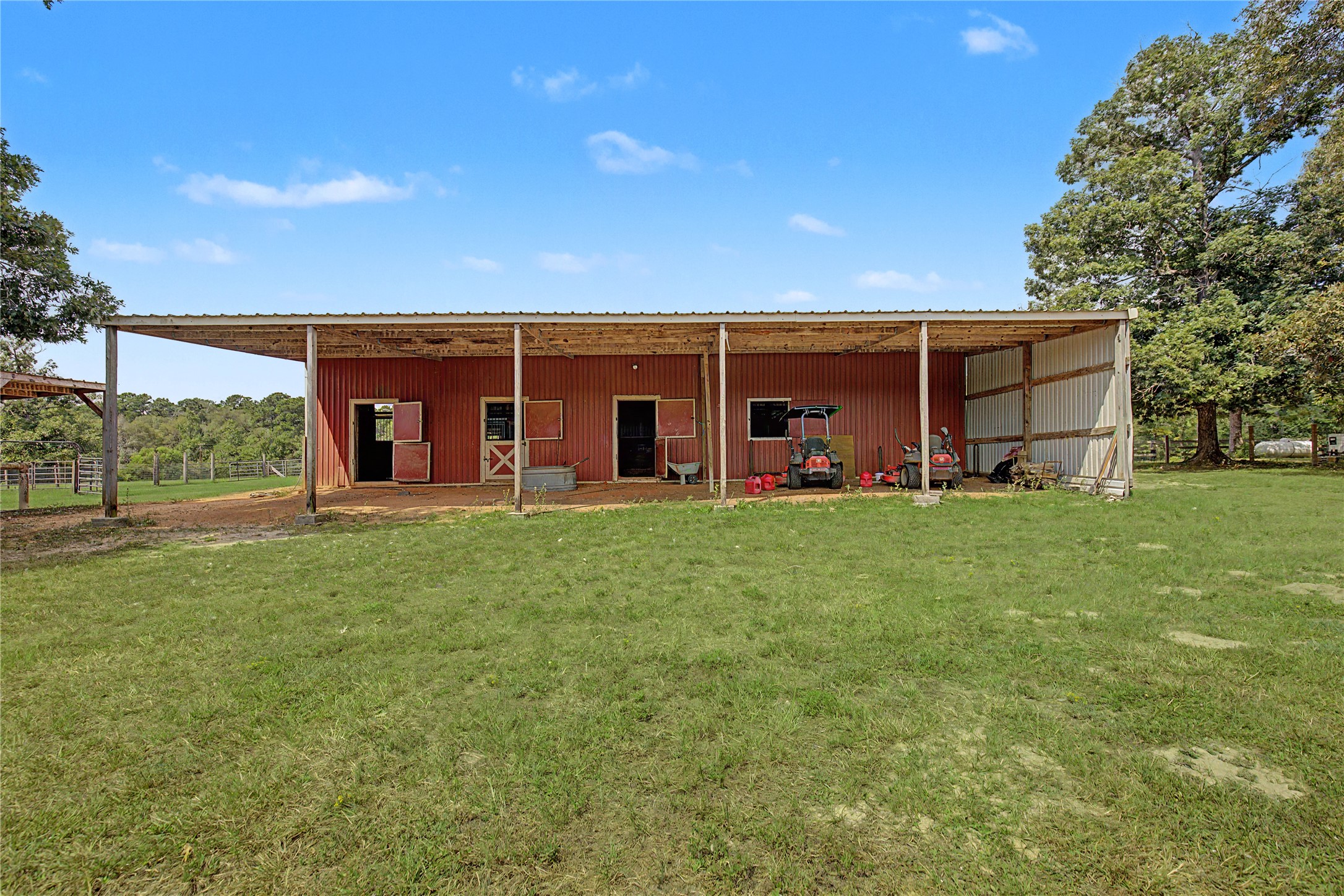 8988 County Line Road Property Photo 32