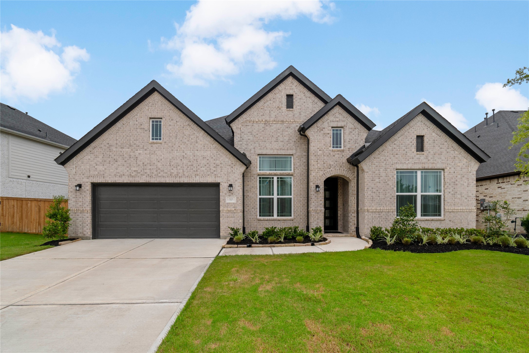 7327 Sunny Oak Lane Property Photo 1