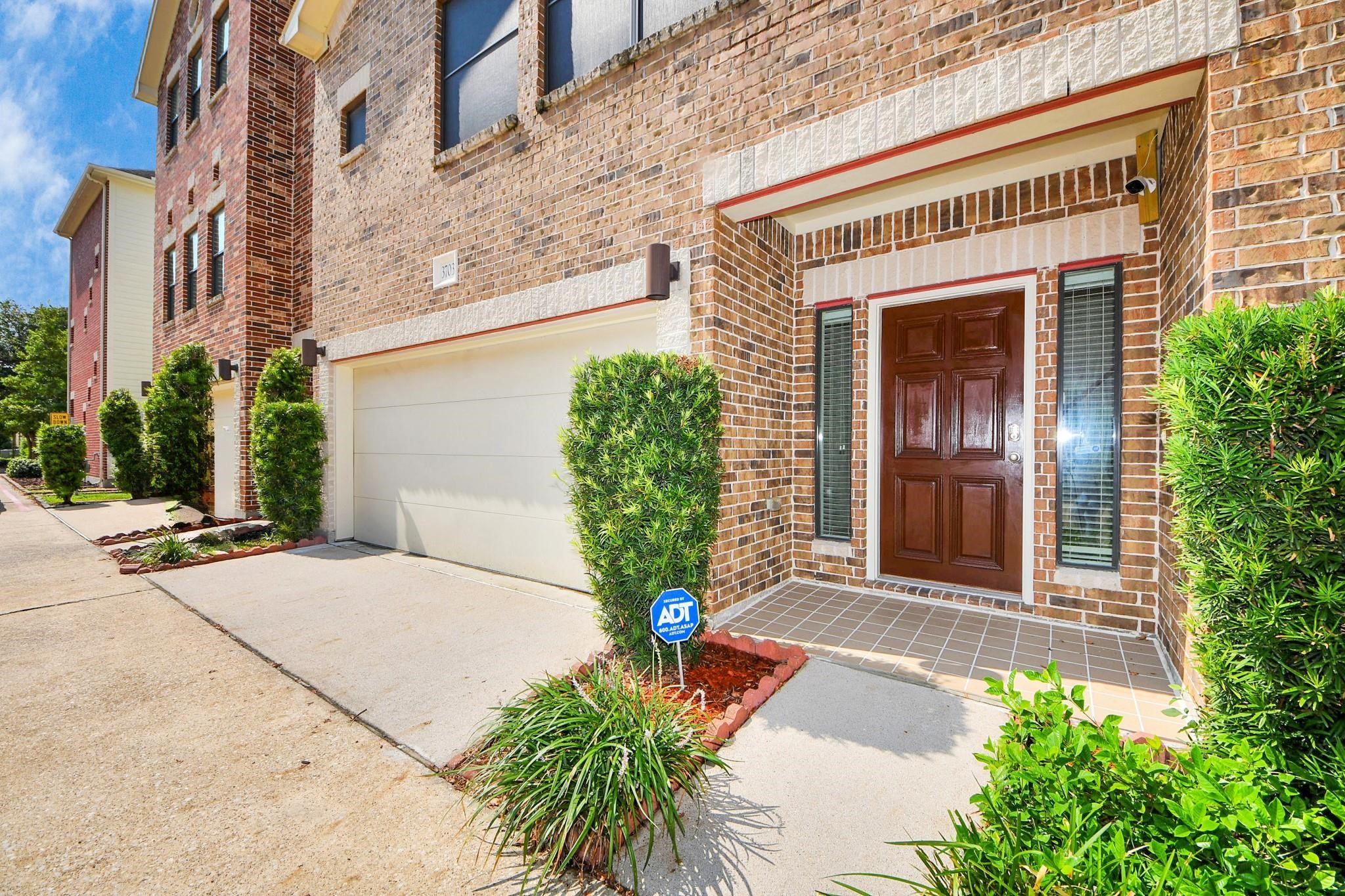 3703 Main Plaza Drive Property Photo 1