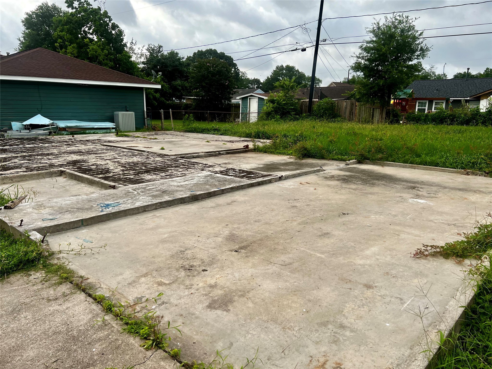3304 Bond Street Property Photo 4