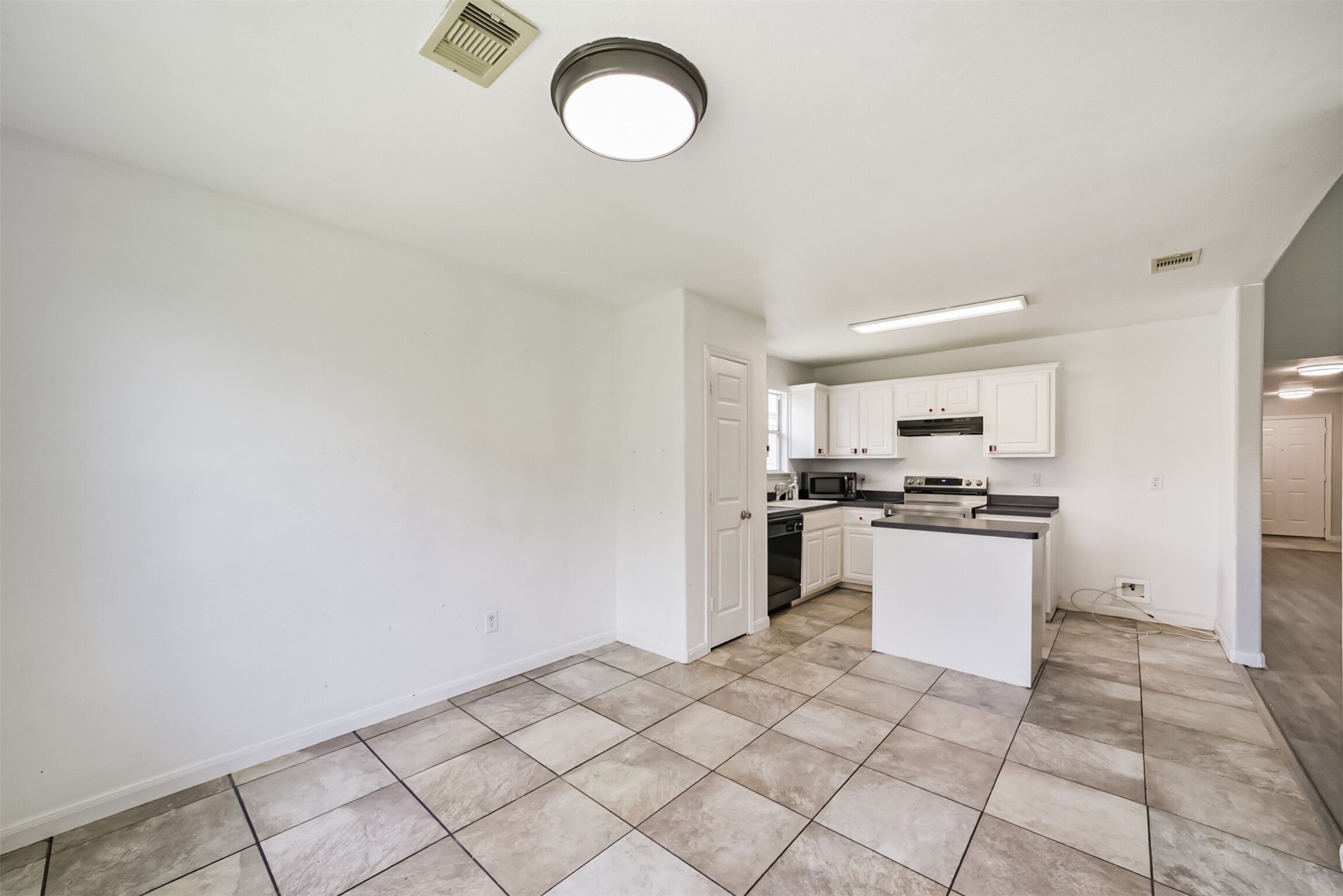 7114 Sunrise Hill Lane Property Photo 5