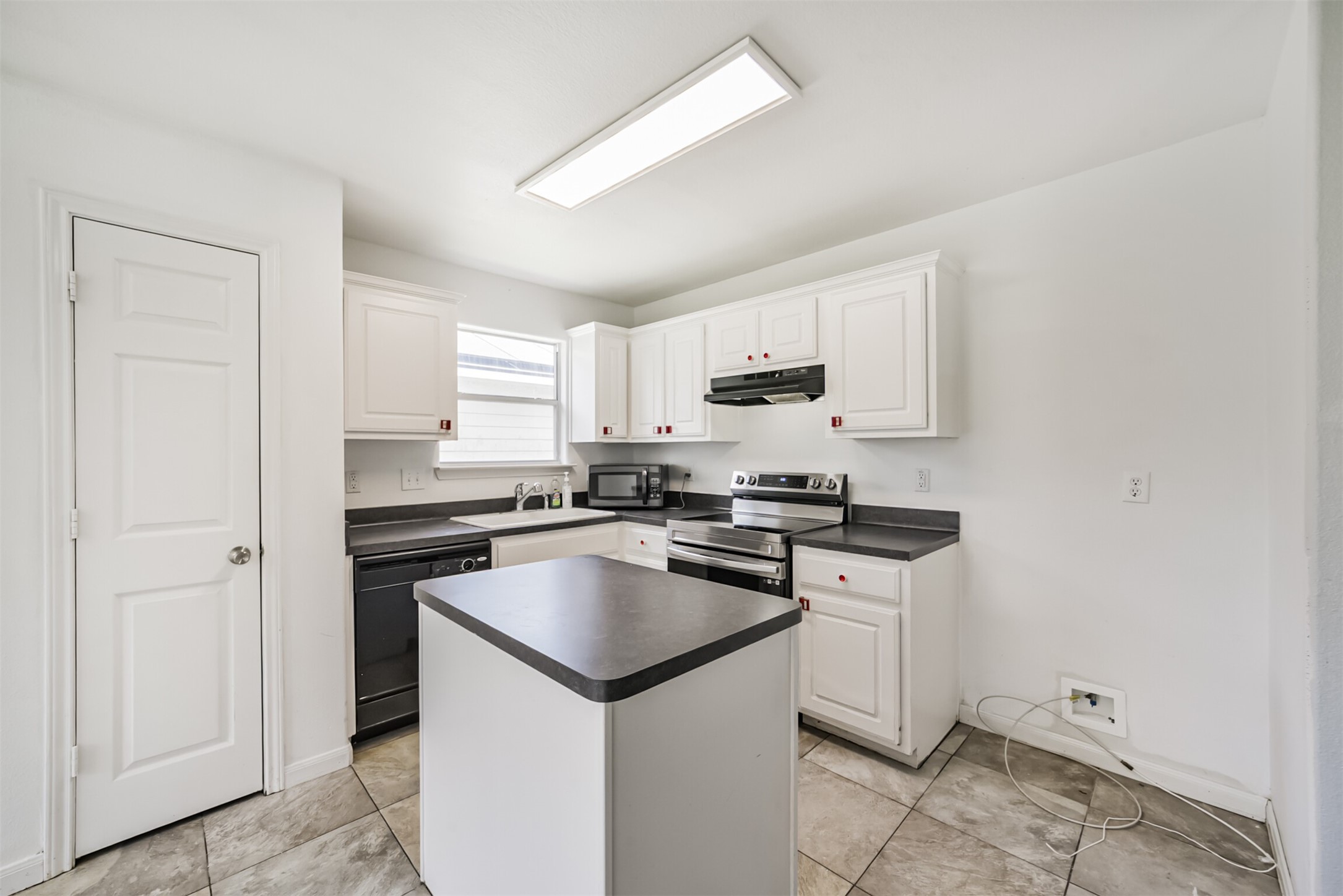 7114 Sunrise Hill Lane Property Photo 7