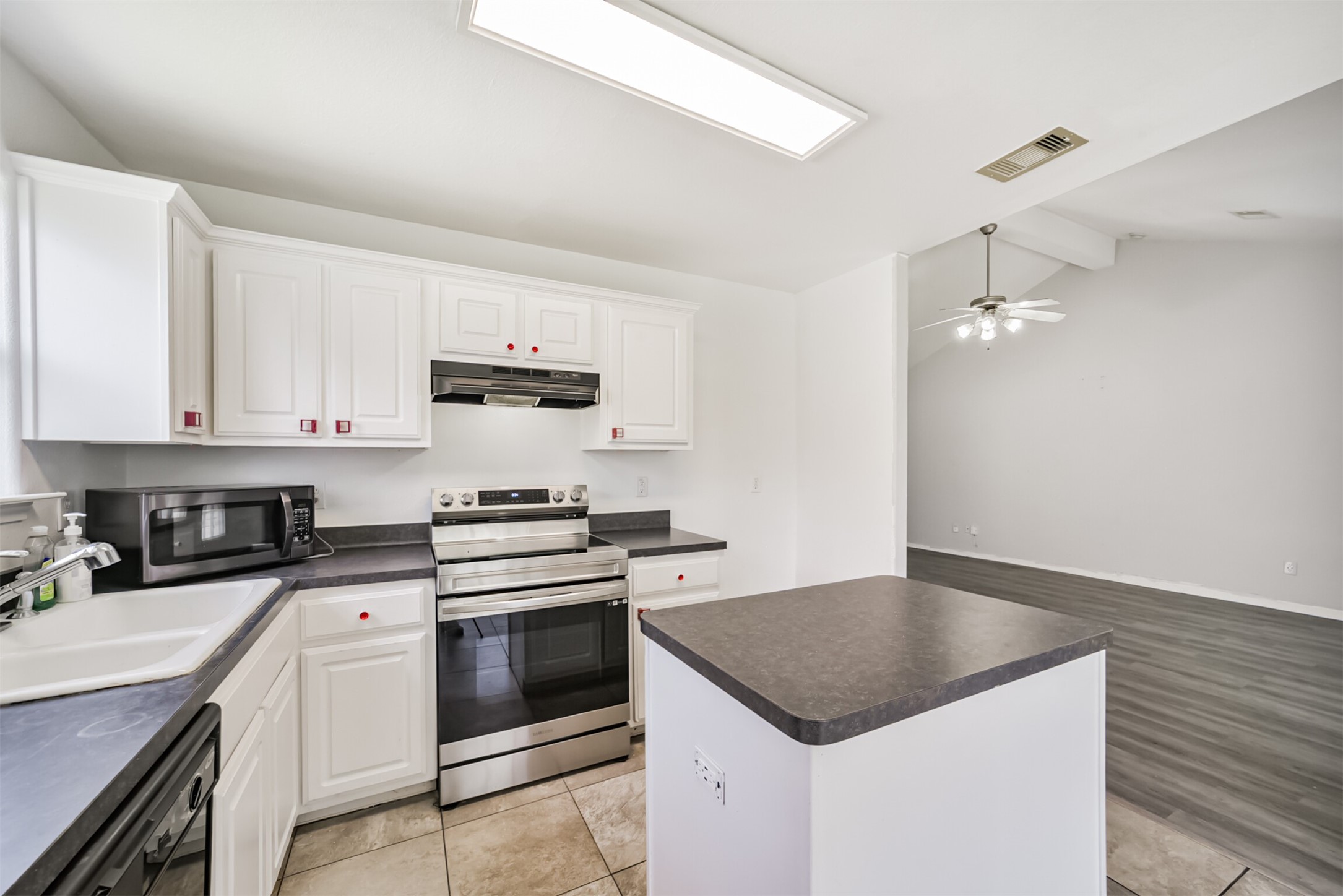 7114 Sunrise Hill Lane Property Photo 8