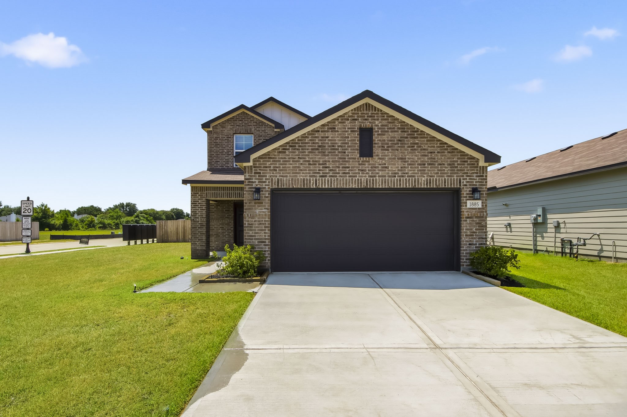 1885 Redwood Lane Property Photo 1