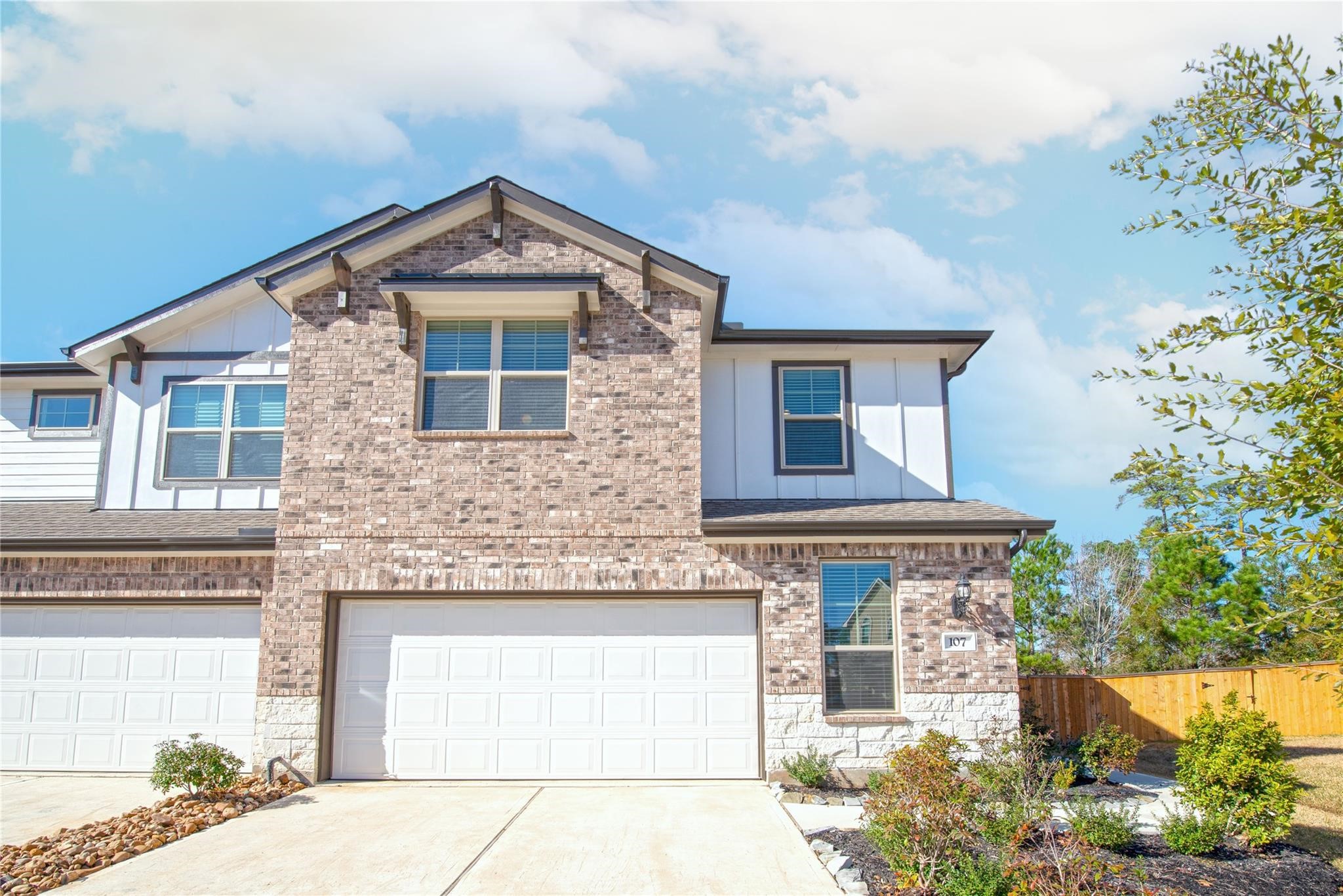 107 Silver Sky Court Property Photo 1