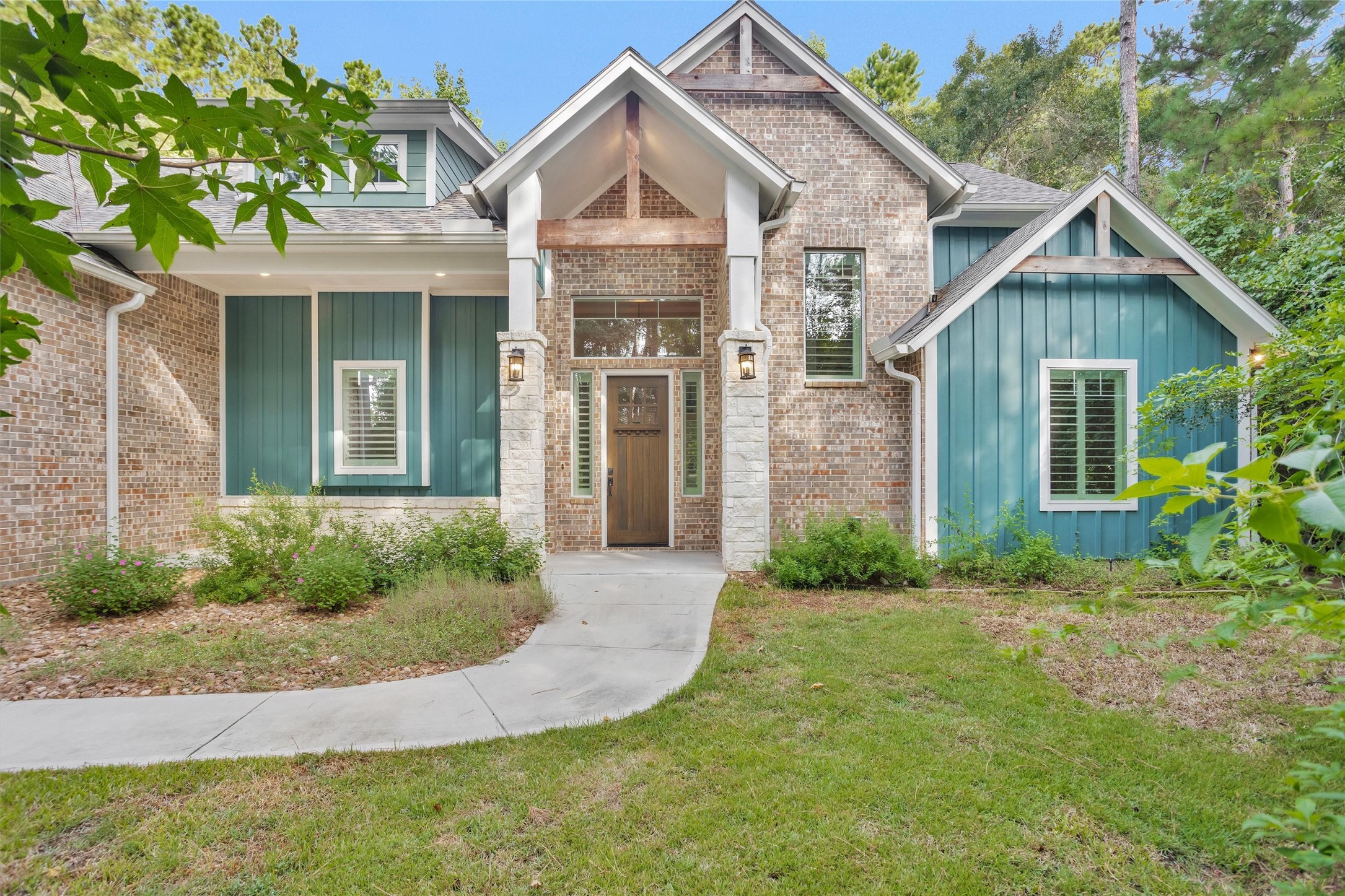 15558 Roberts Court Property Photo 1