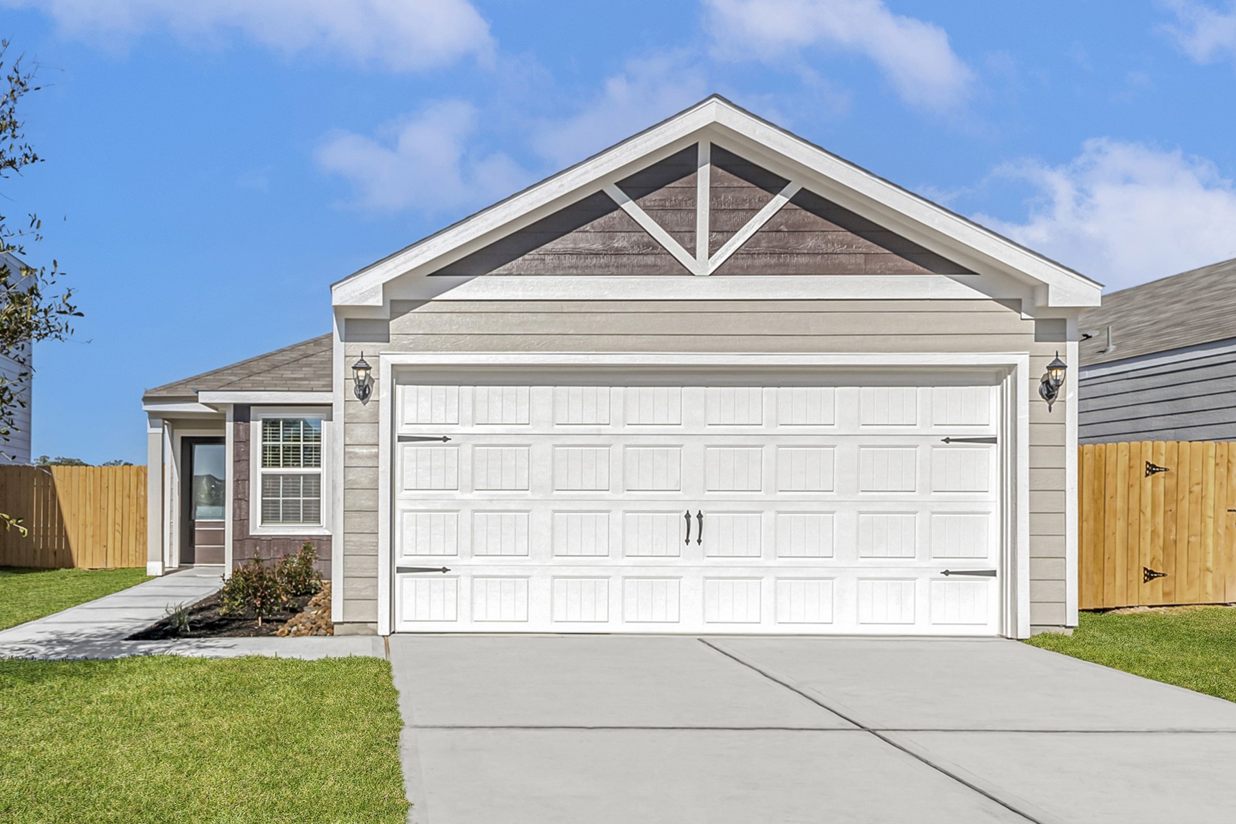 8203 Burnt Orchid Drive Property Photo 1