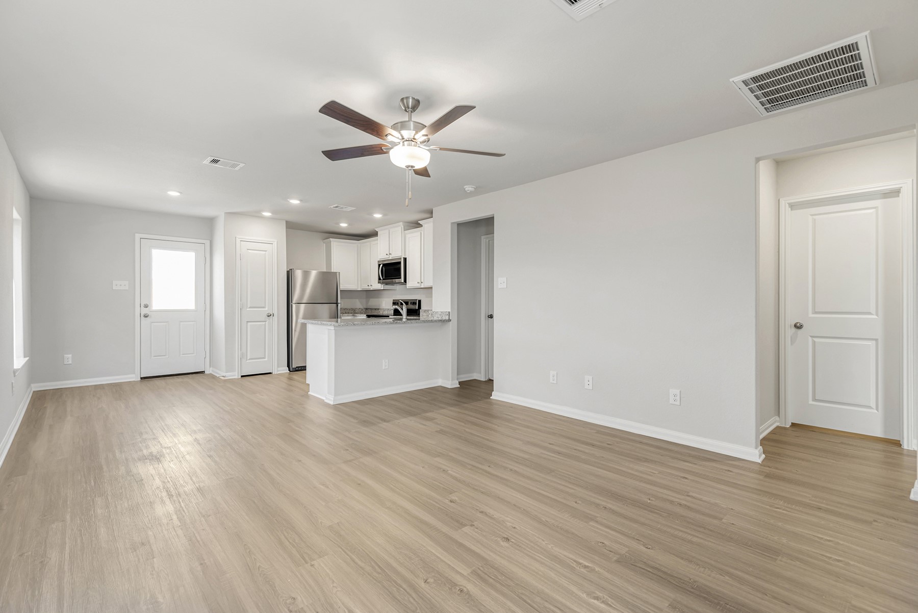 8203 Burnt Orchid Drive Property Photo 2