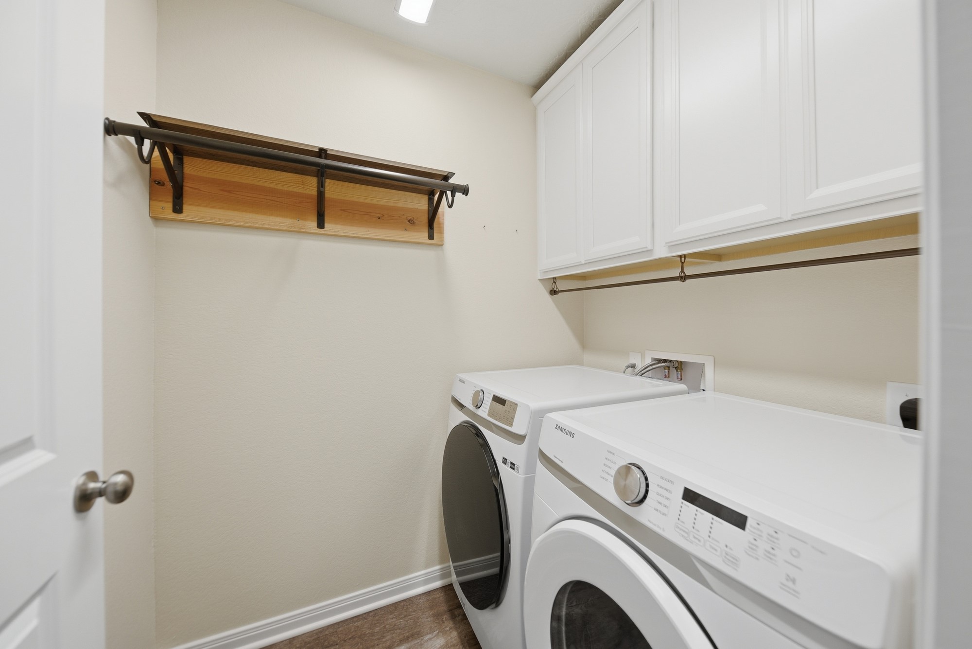 2010 Winepress Road Property Photo 14