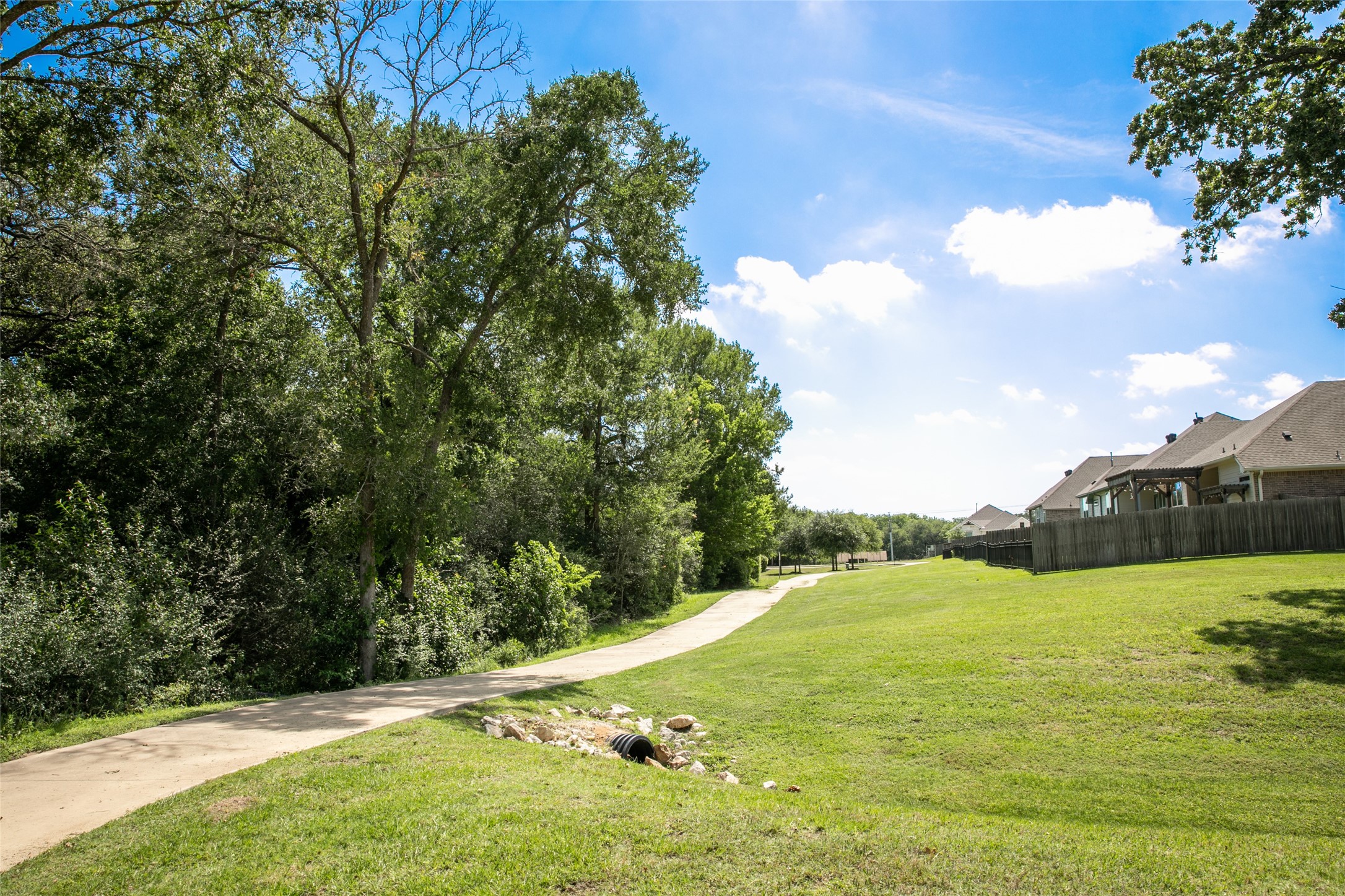 2010 Winepress Road Property Photo 33